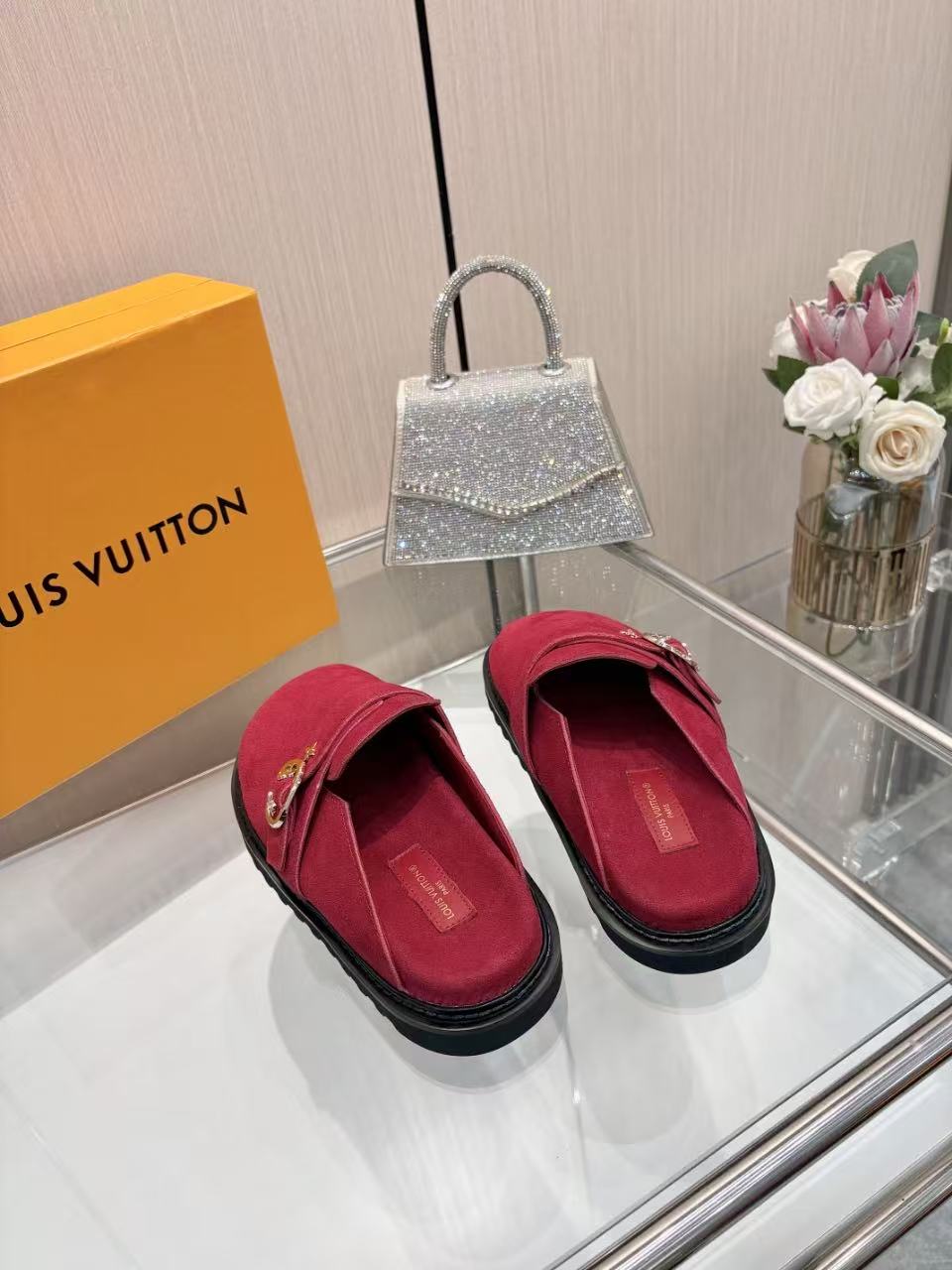 Louis Vuitton Slippers