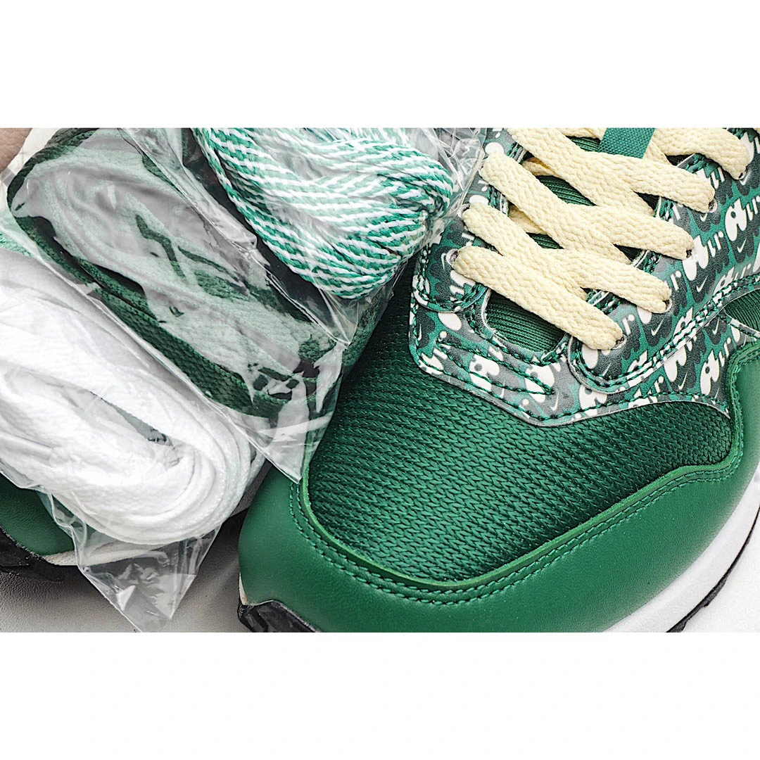 Nike Air Max 1  Nike Logo