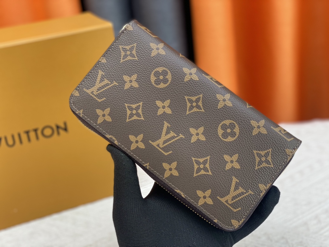 LV Vivienne Holidays