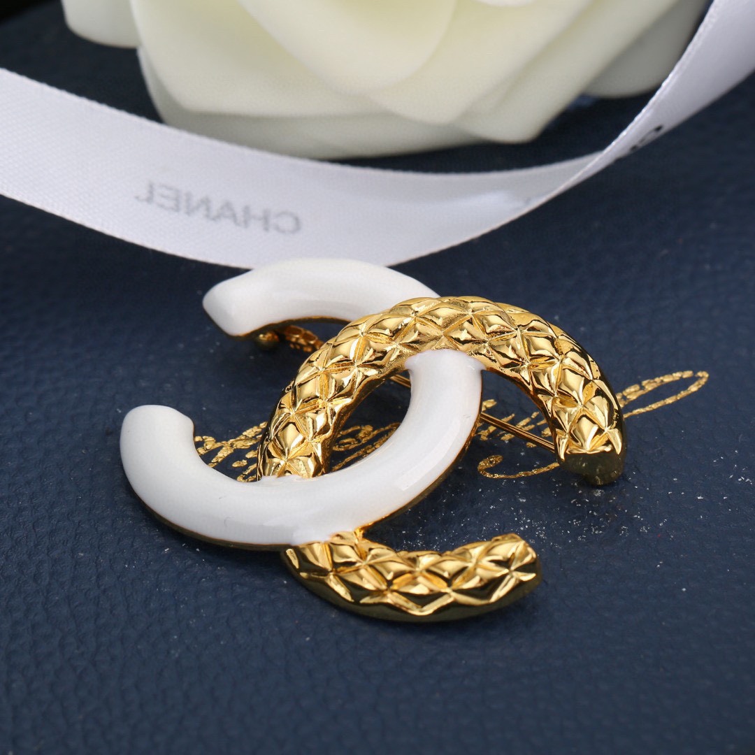 CHANEL Brooch