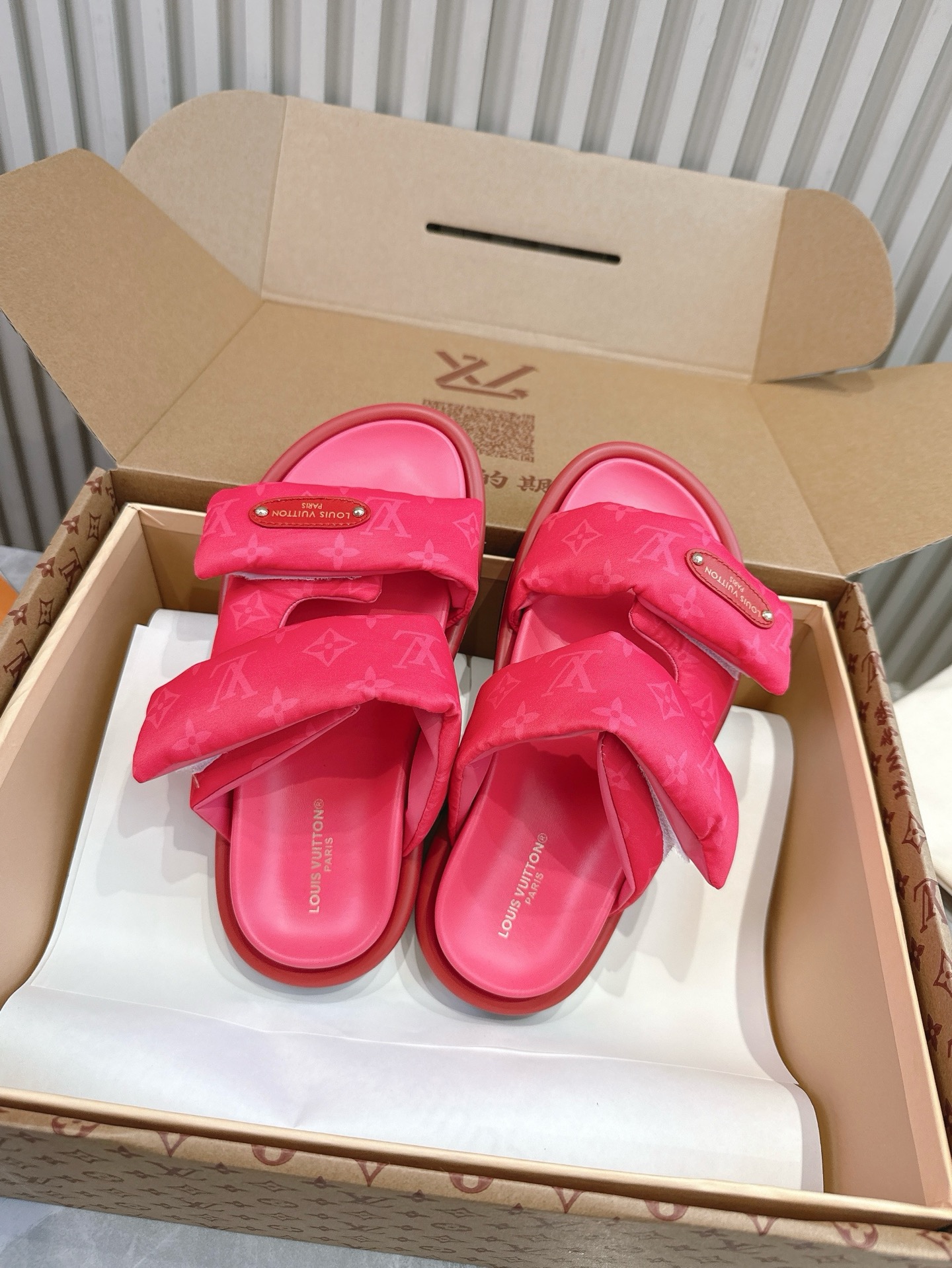 Louis Vuitton Slippers