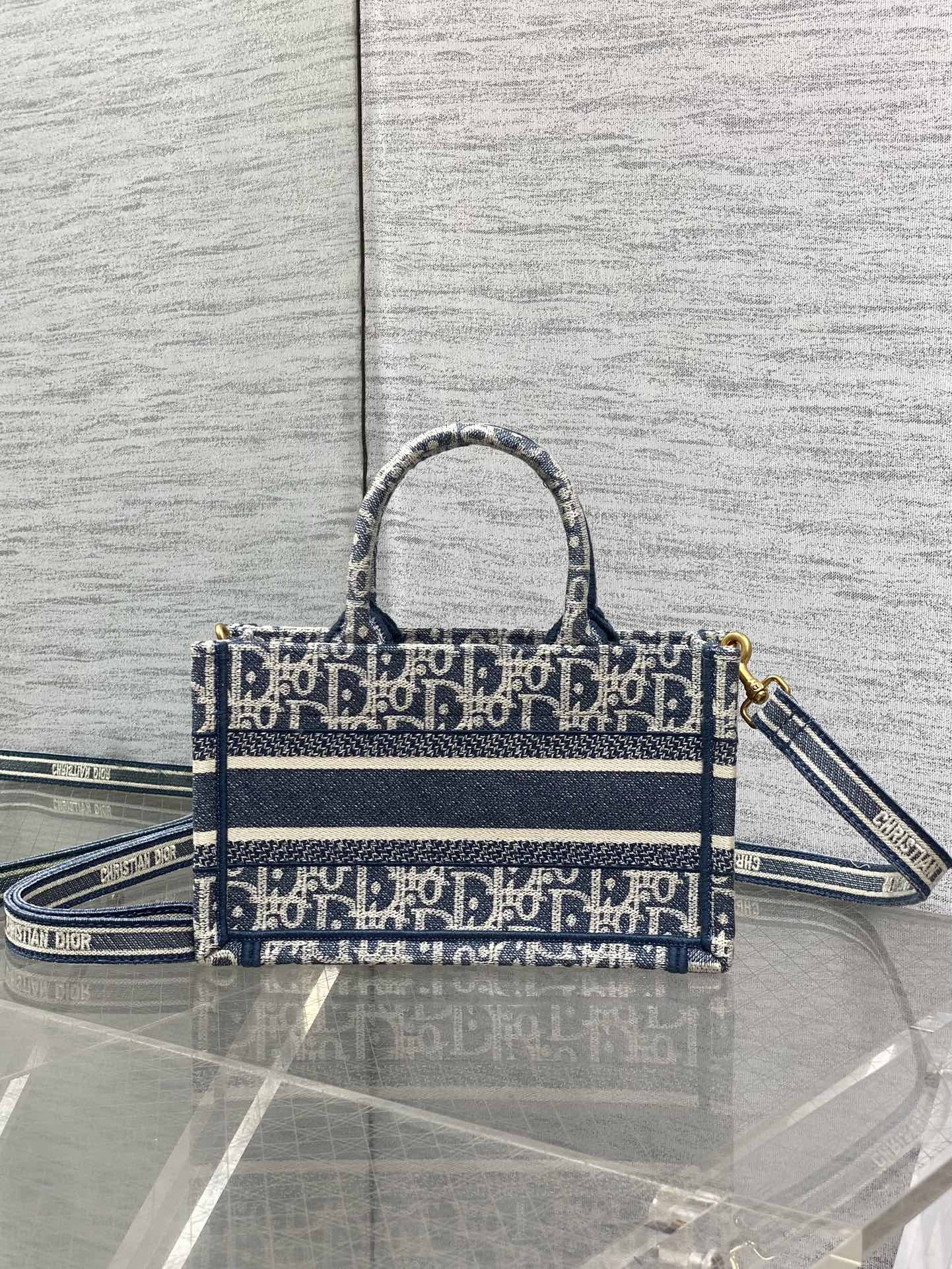 Dior Emboridery tote bag