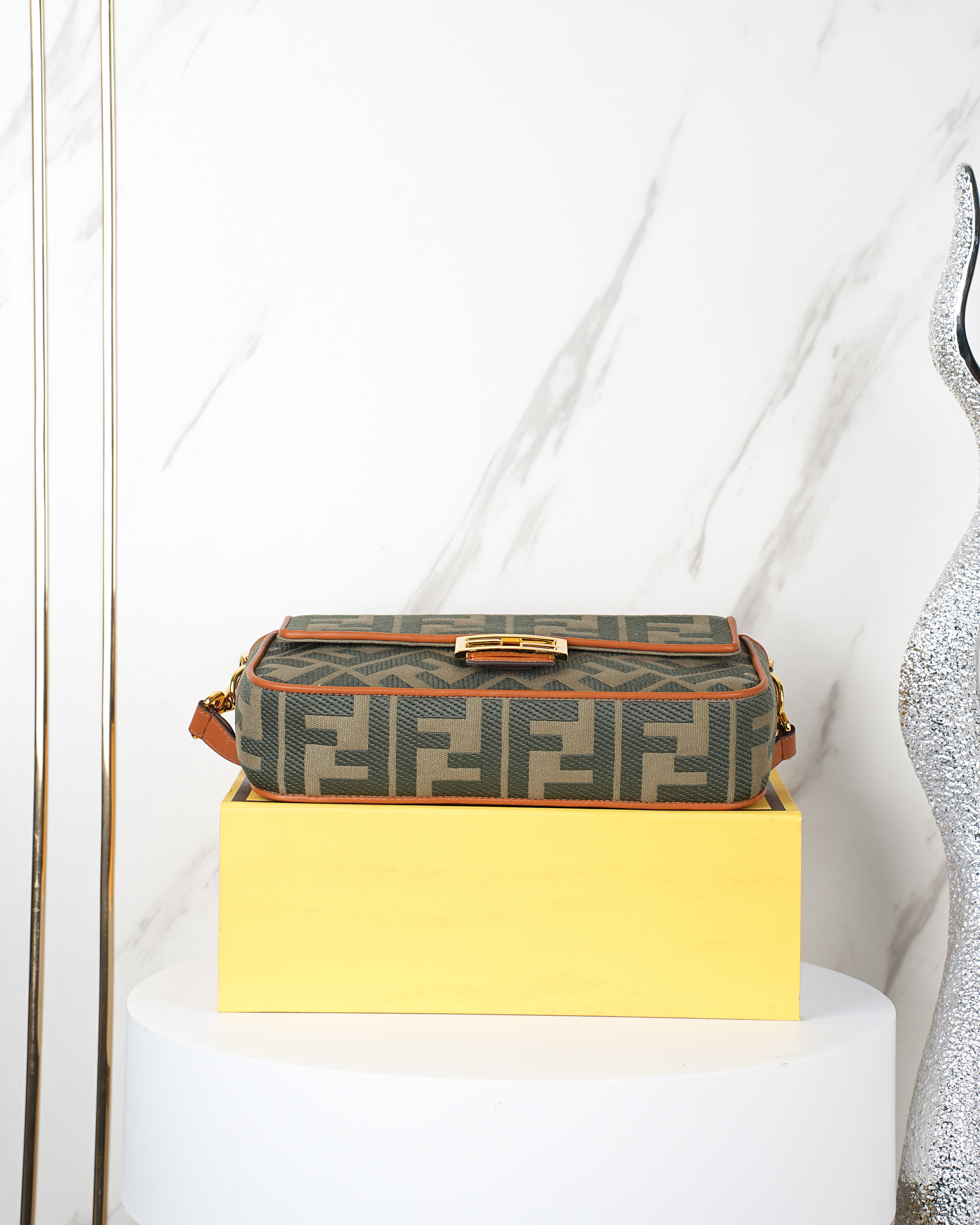 Fendi 𝐁𝐚𝐠𝐮𝐞𝐭𝐭𝐞