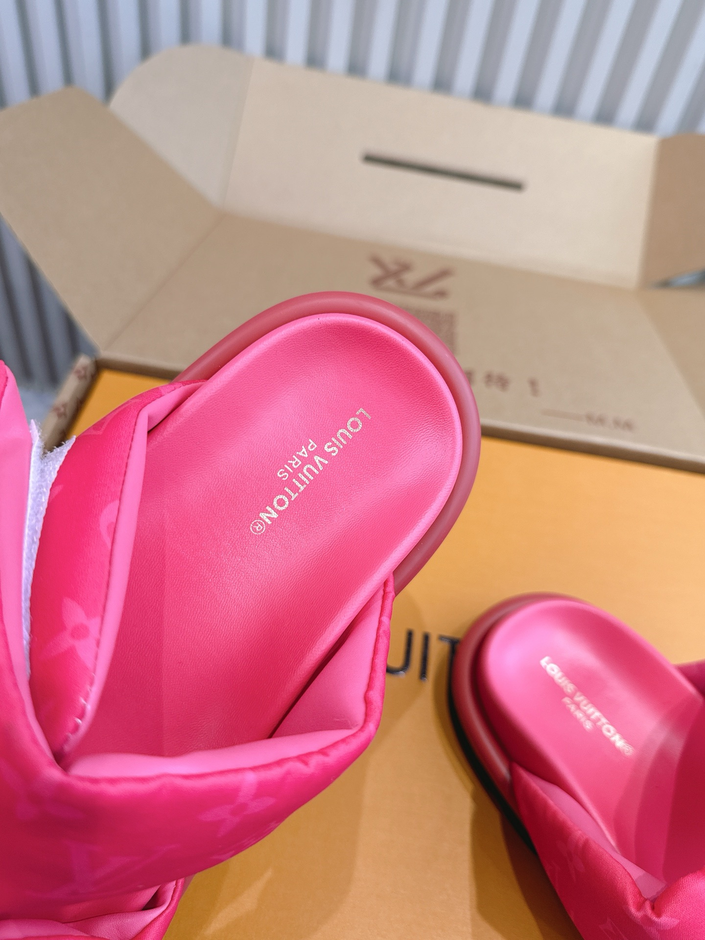 Louis Vuitton Slippers