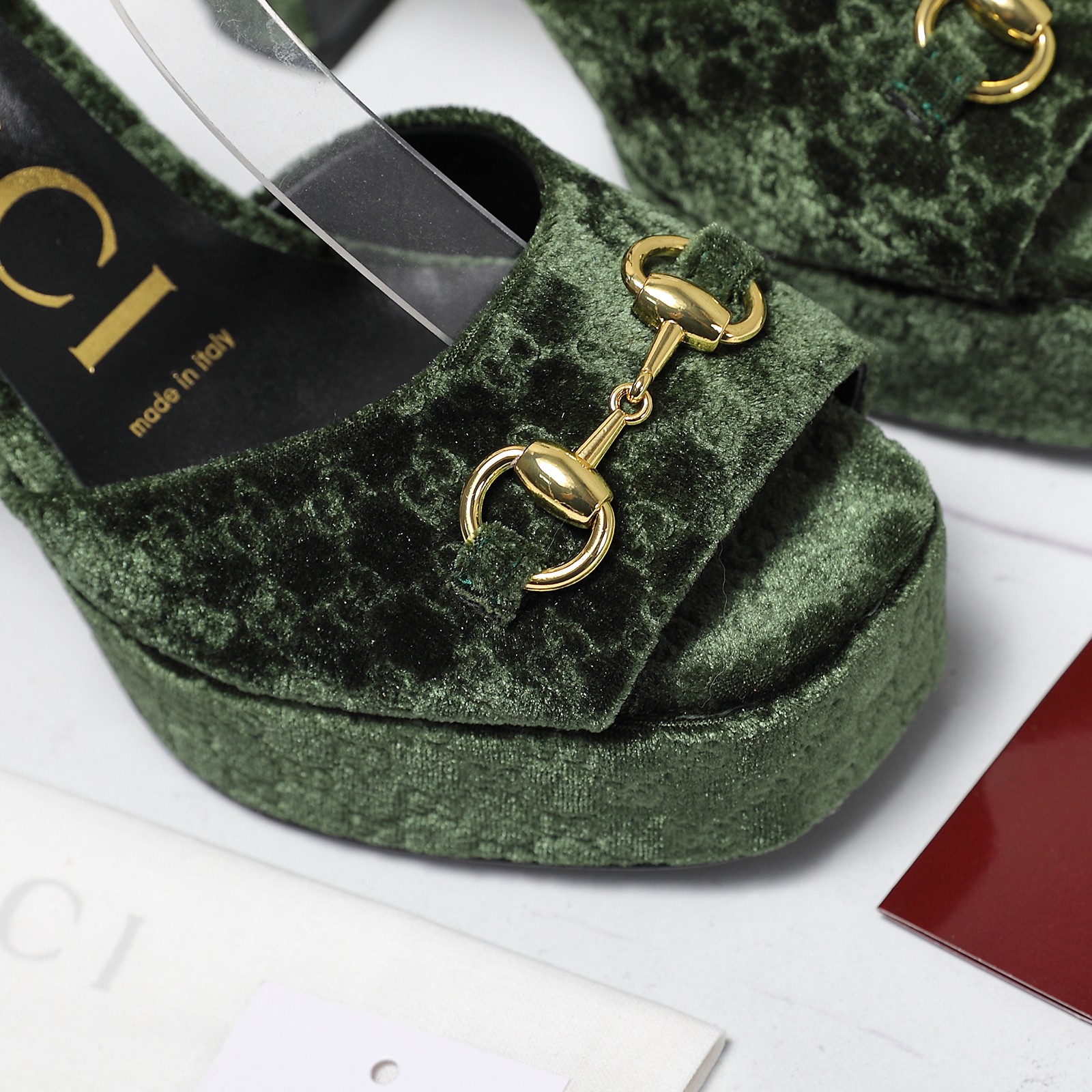 Gucci Round-toe platform high-heeled sandals