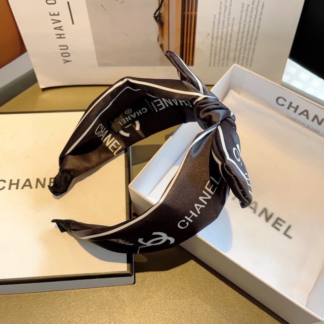 Chanel hairband