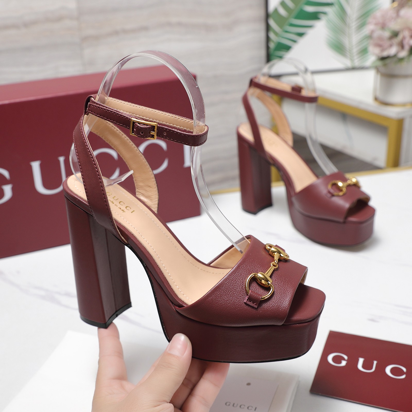 Gucci Round-toe platform high-heeled sandals