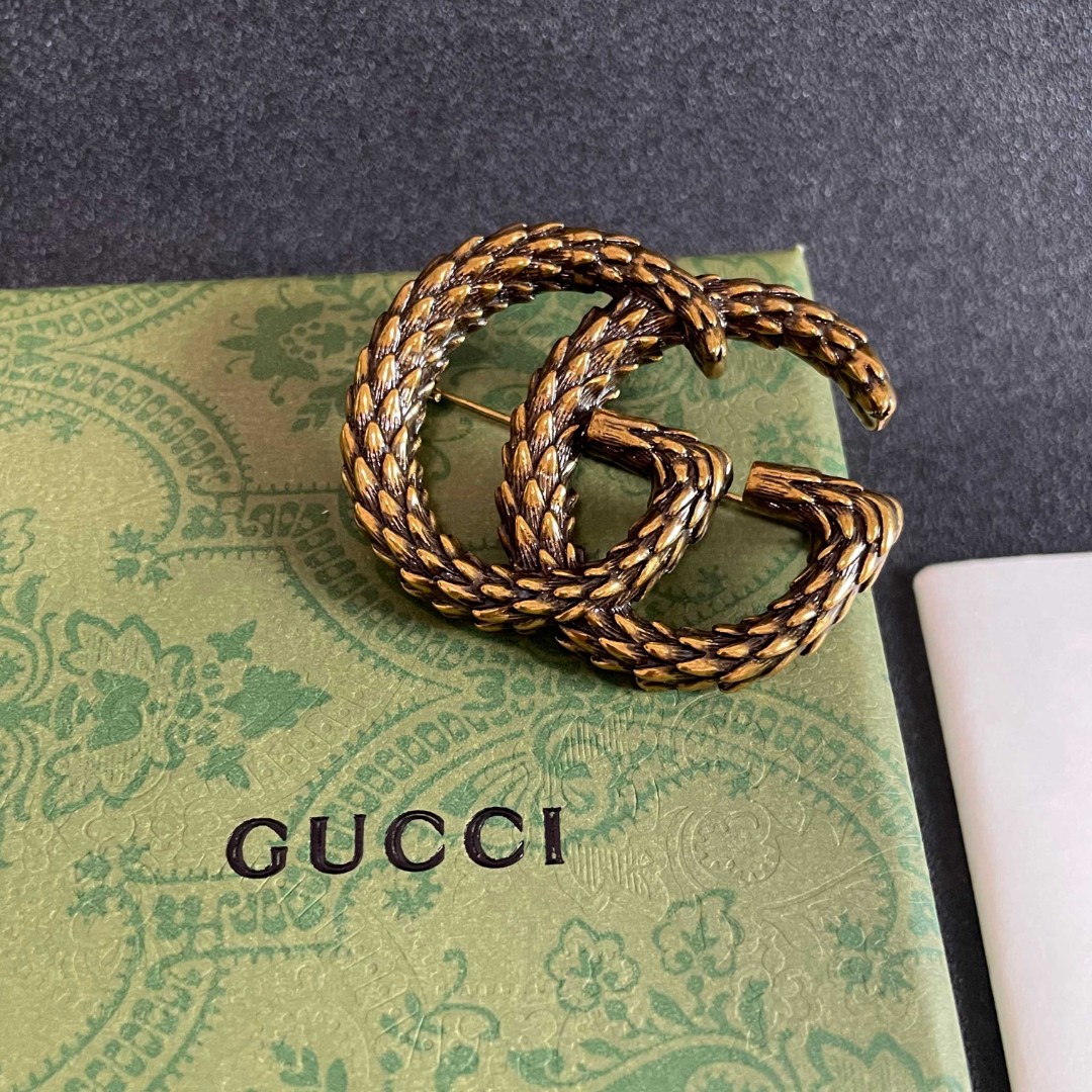 GUCCI BROOCH