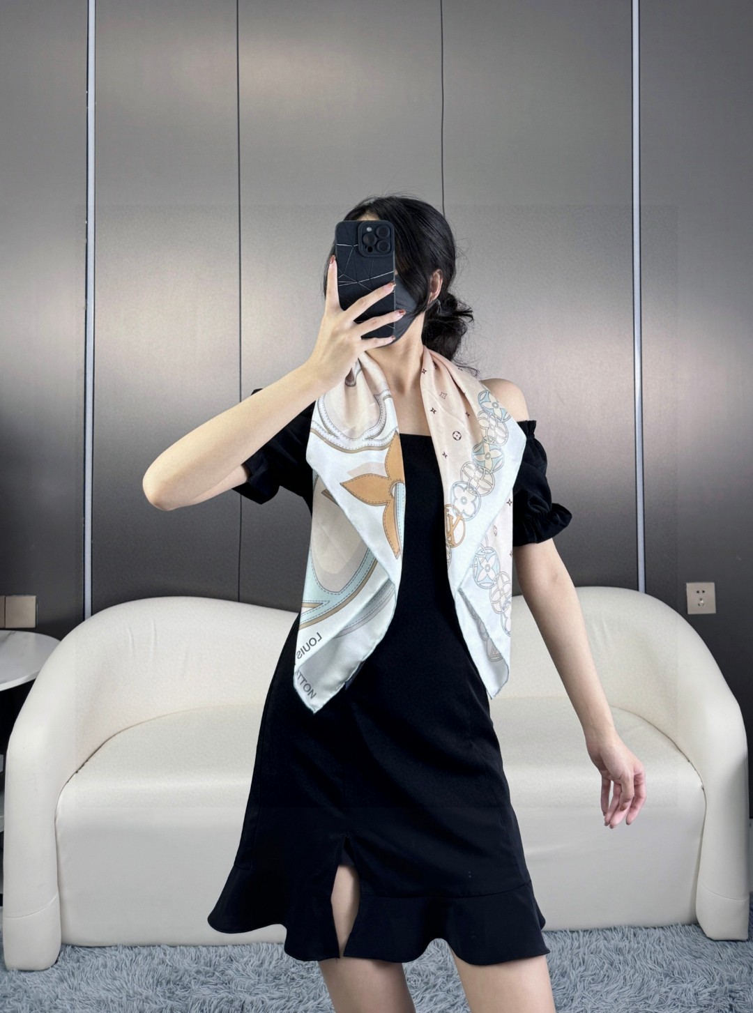Louis Vuitton 100% Silkworm Scarf