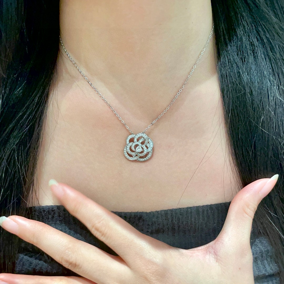 Chanel Necklace 5