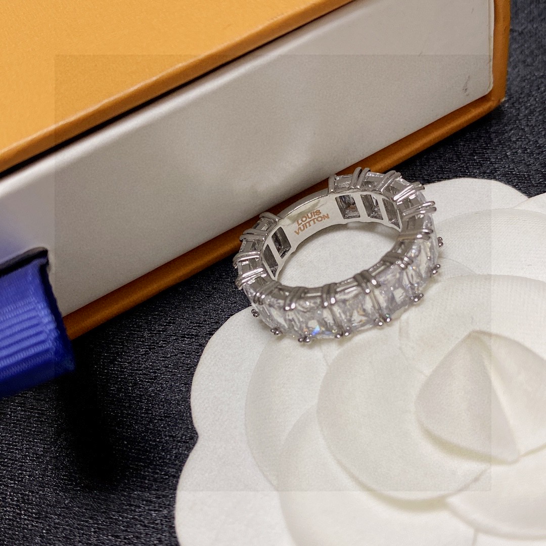 LV RING