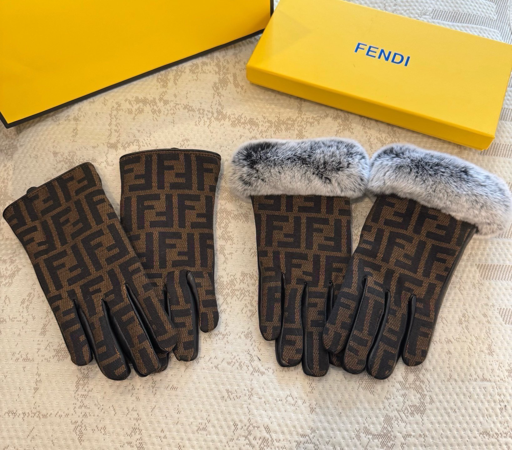 Fendi Gloves