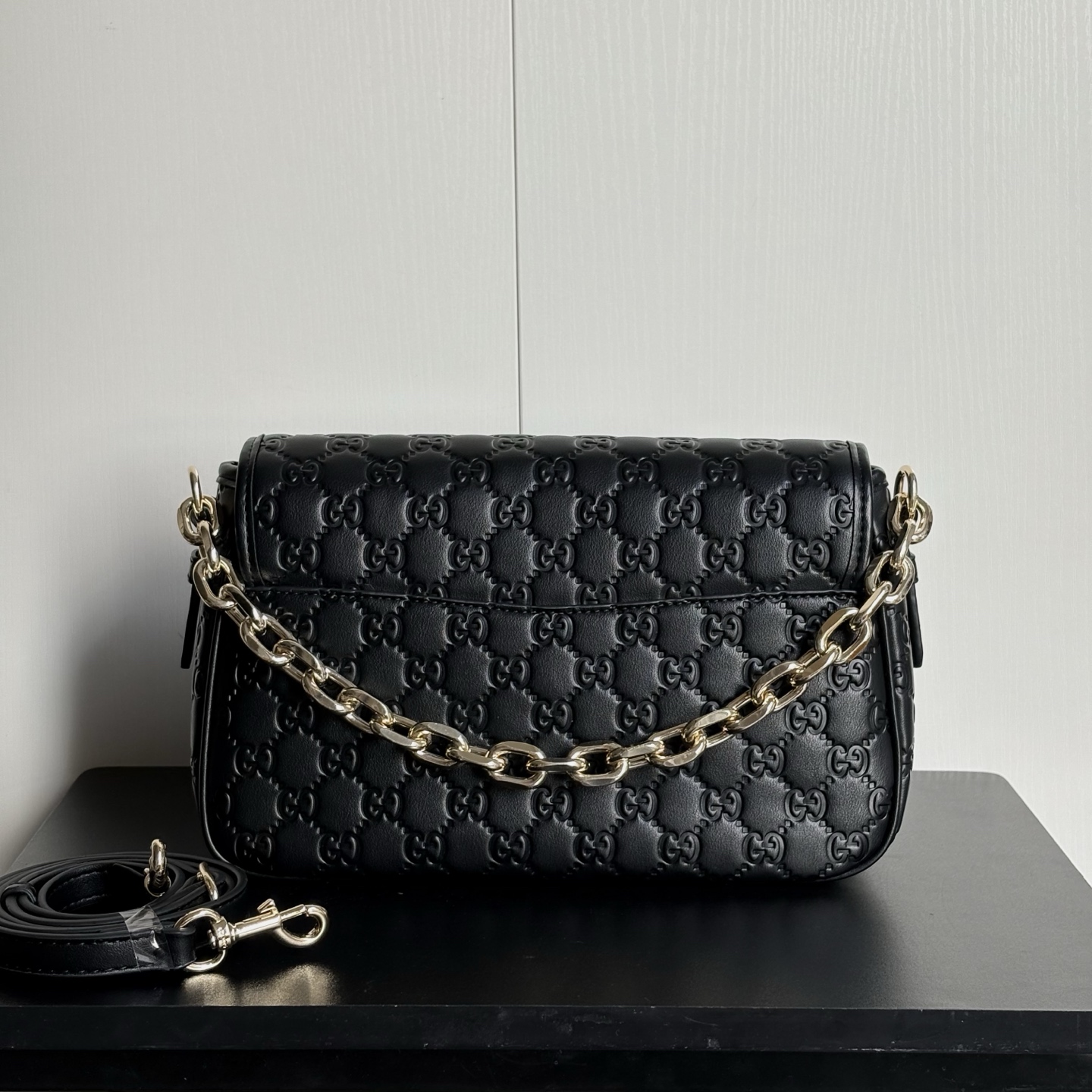 Gucci Emblem Embossing Chain Bag