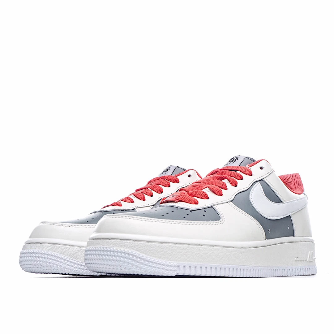 Nike Air Force 1 07 Low Top Sneakers