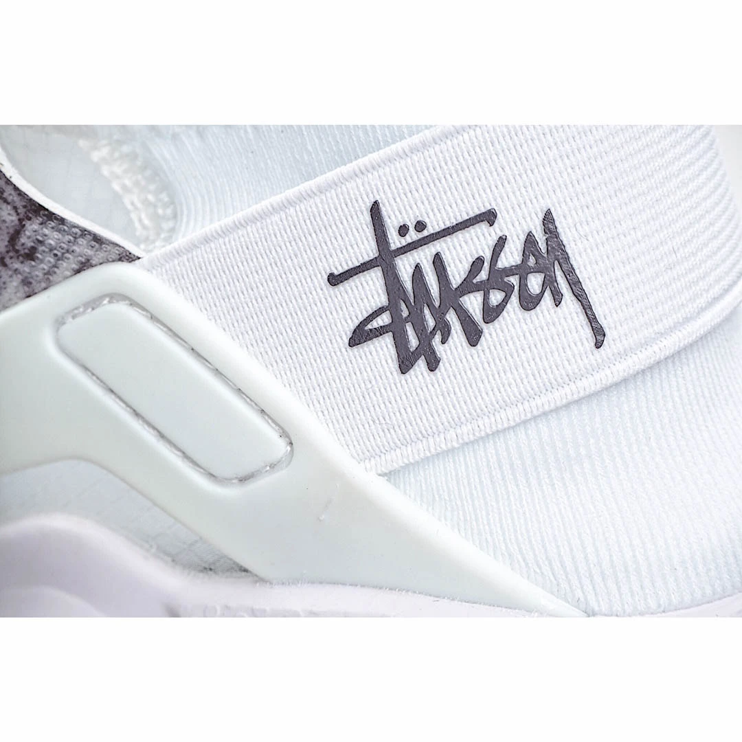 STUSSY   Nike Air Huarache Run Premium