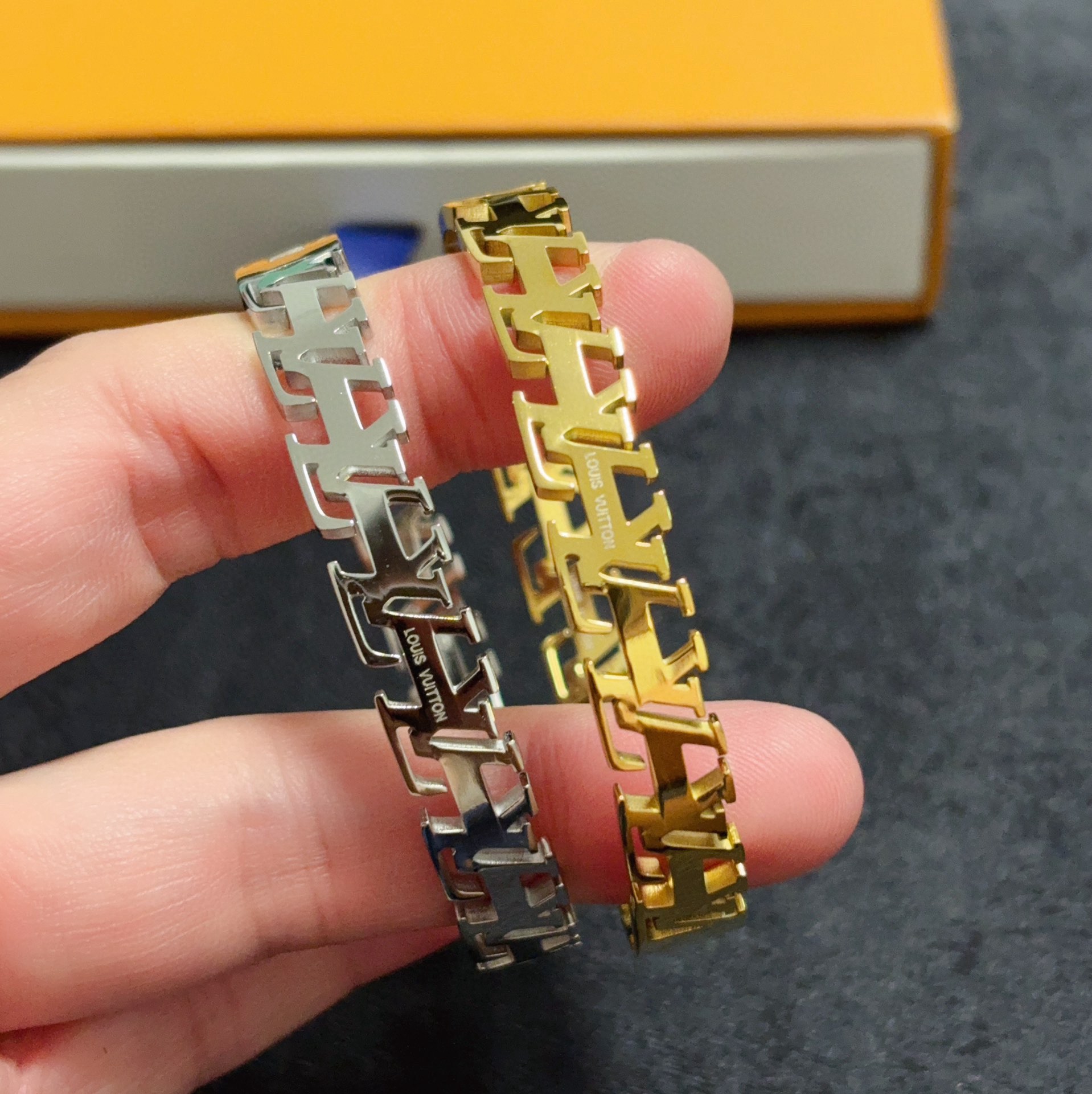 Louis Vuitton Logo hollow bracelet