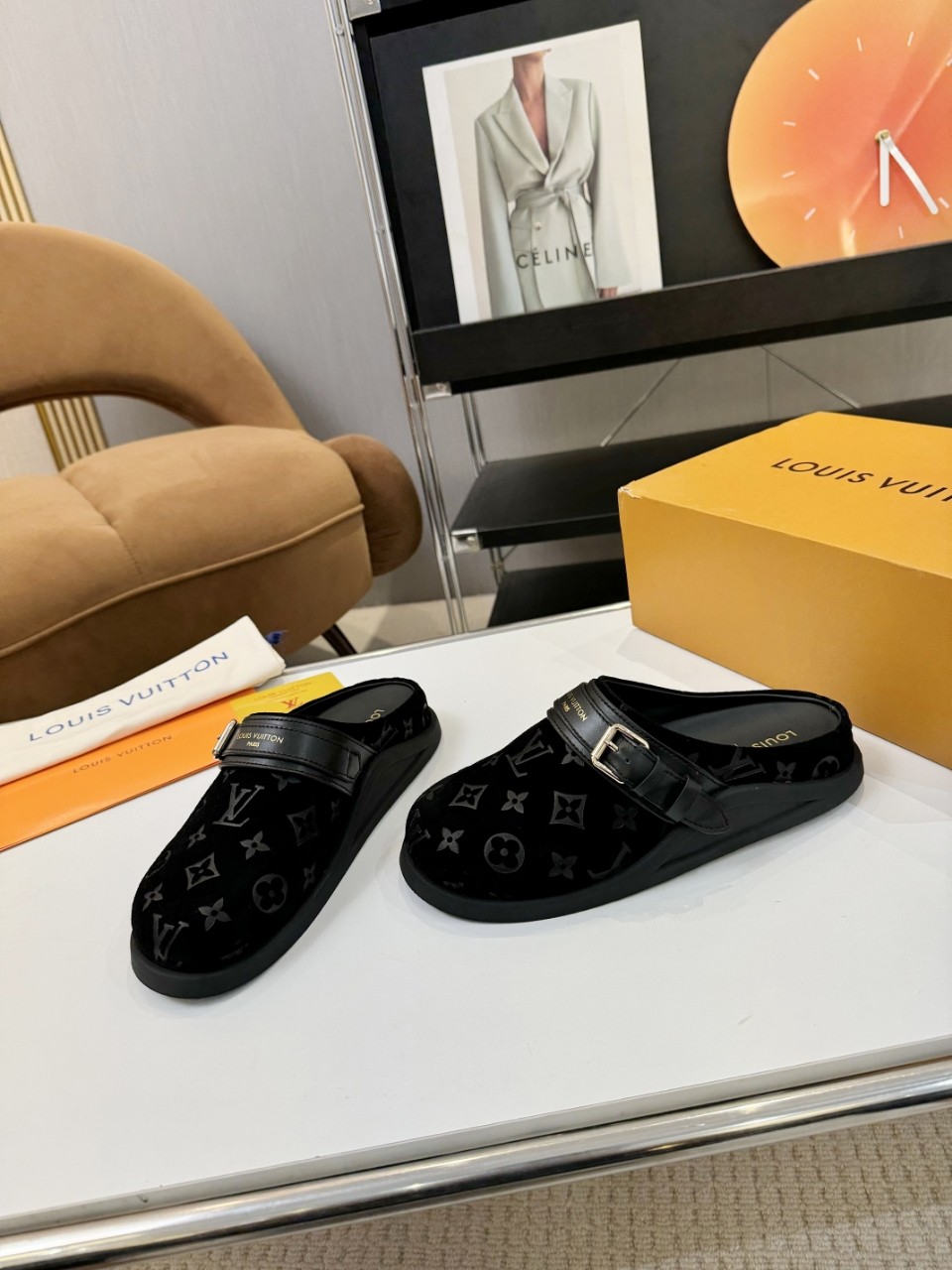 Louis Vuitton Slippers
