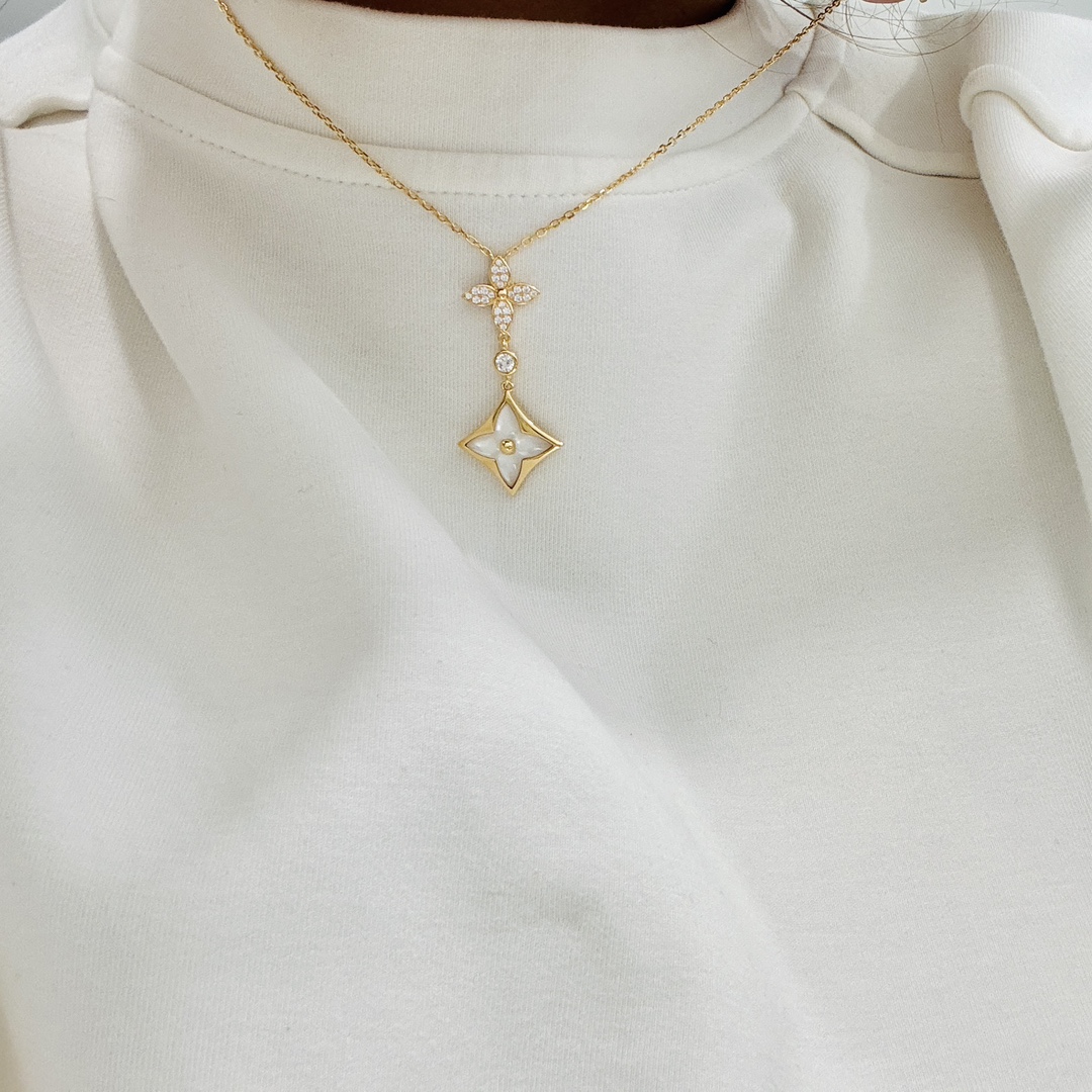 LV Necklace 30