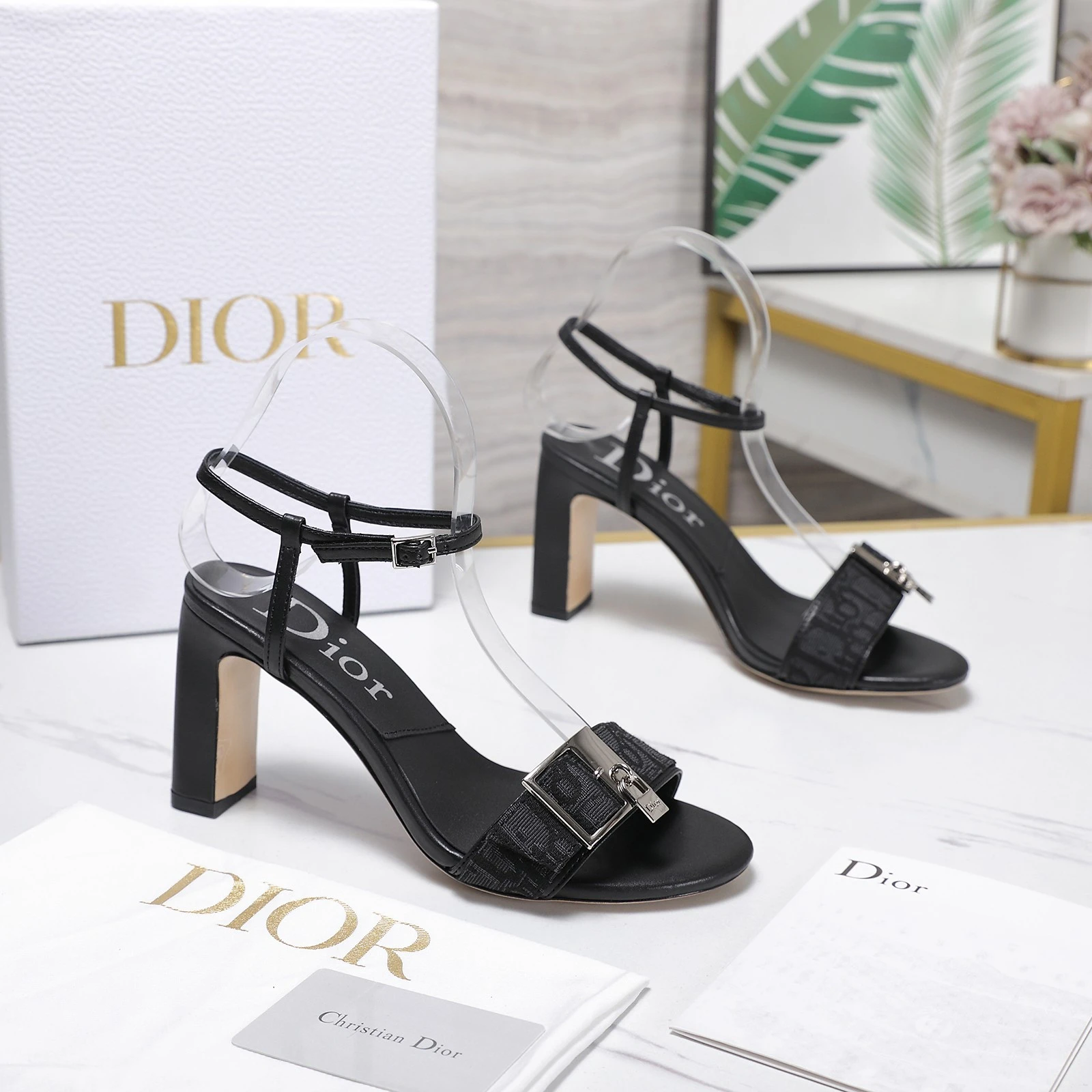 26 new Dior high-heeled sandals