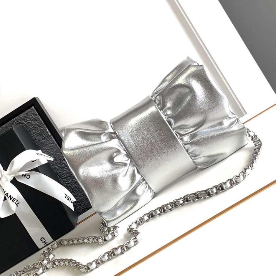 CHANEL Clutch