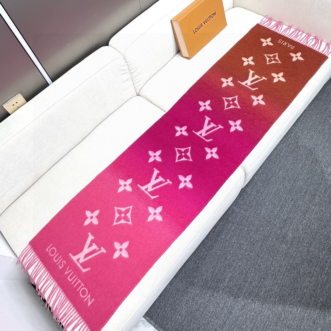 Louis Vuitton Scarves