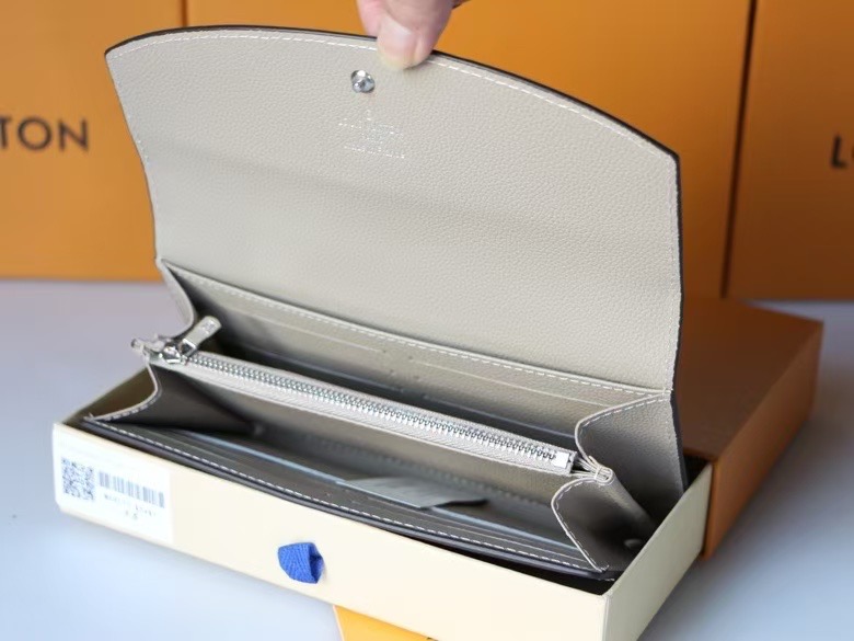 LV Iris