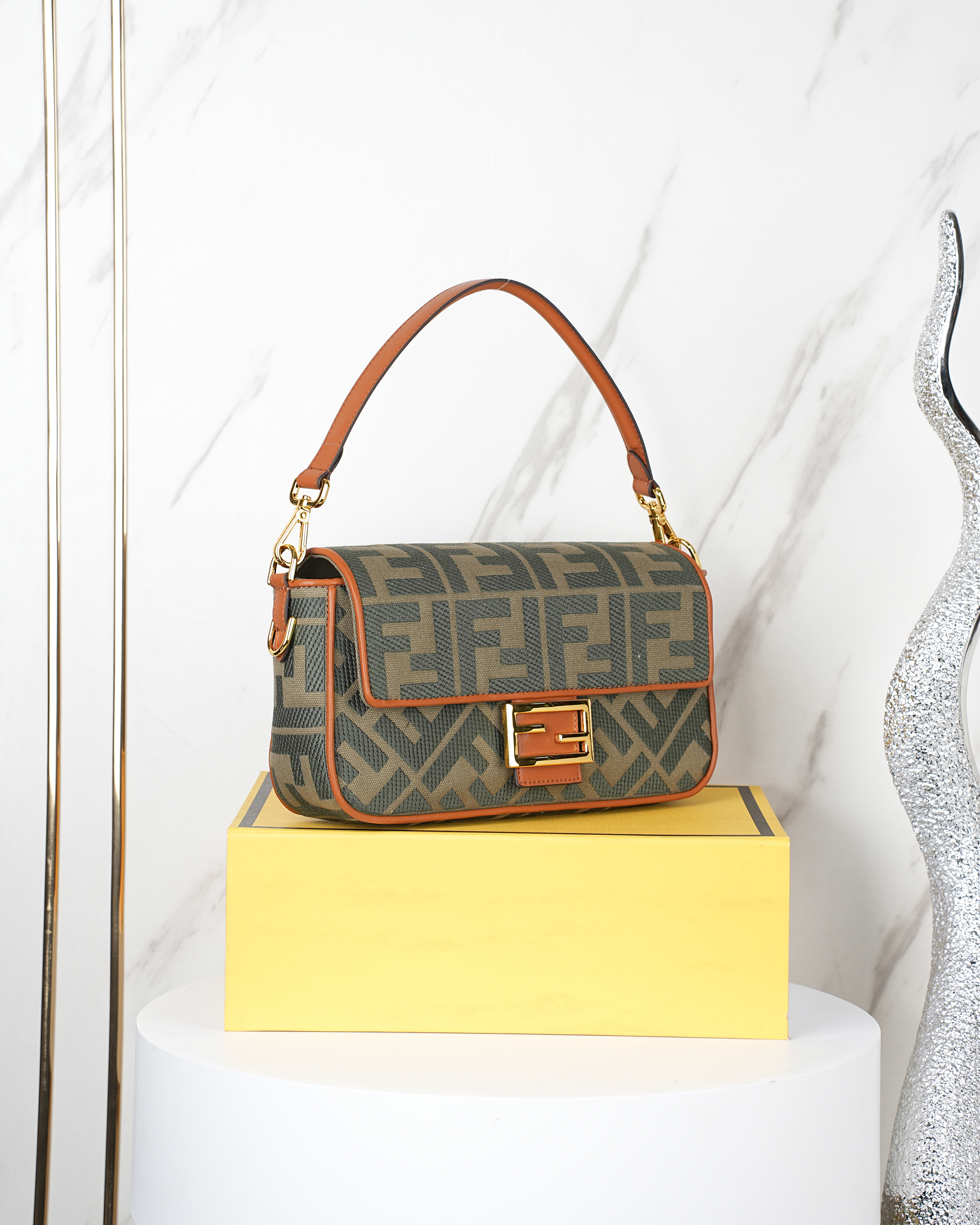 Fendi 𝐁𝐚𝐠𝐮𝐞𝐭𝐭𝐞