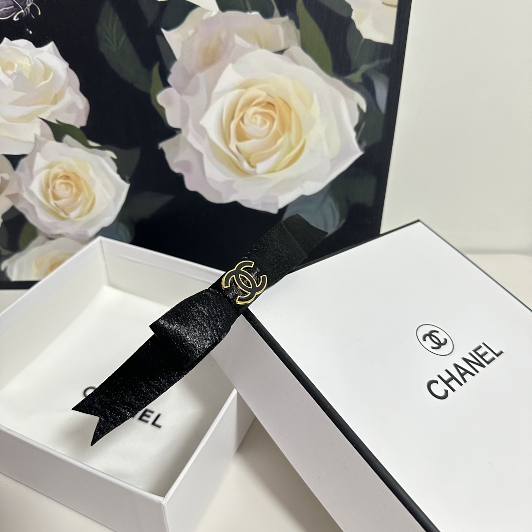 Chanel hair band
