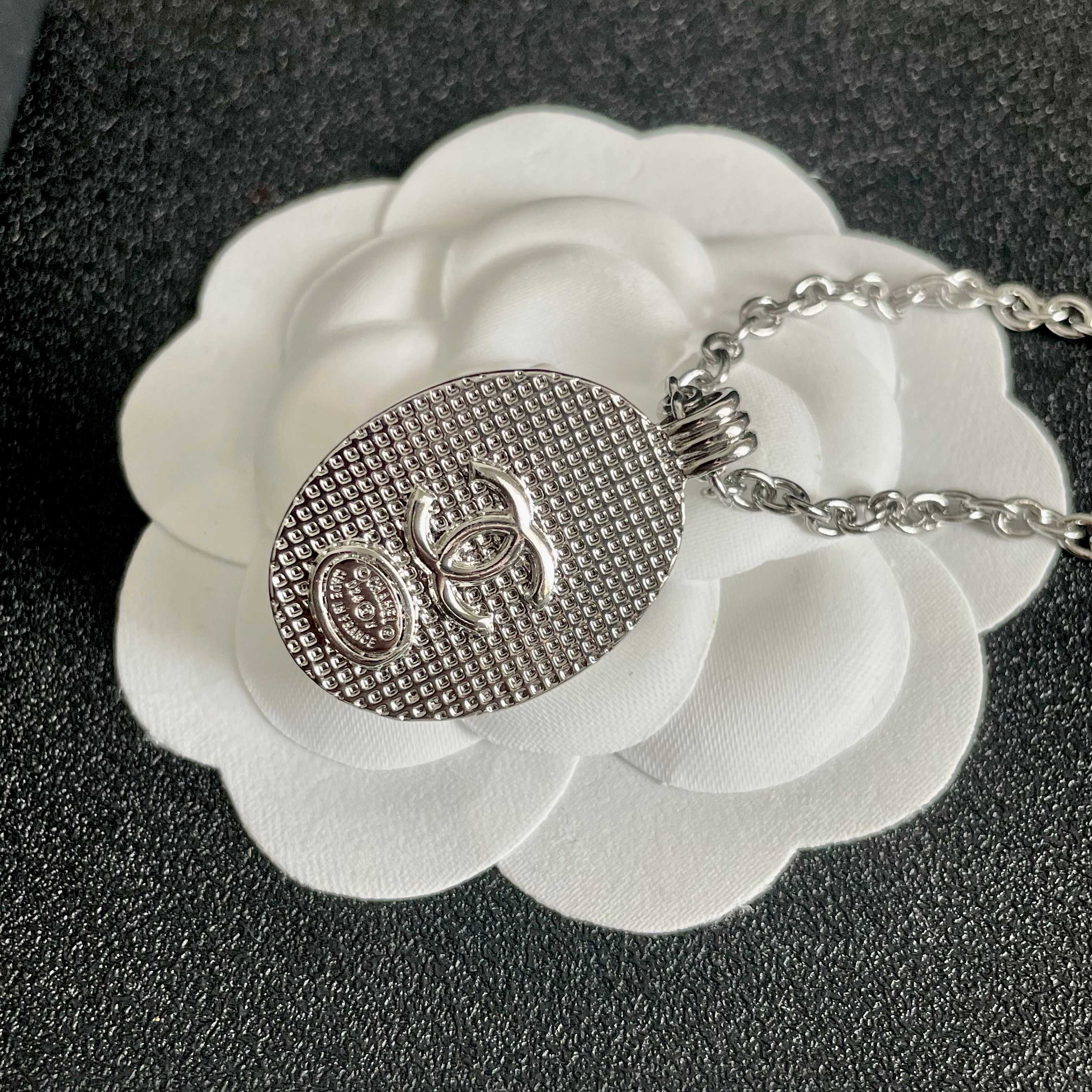 Chanel Necklace 10