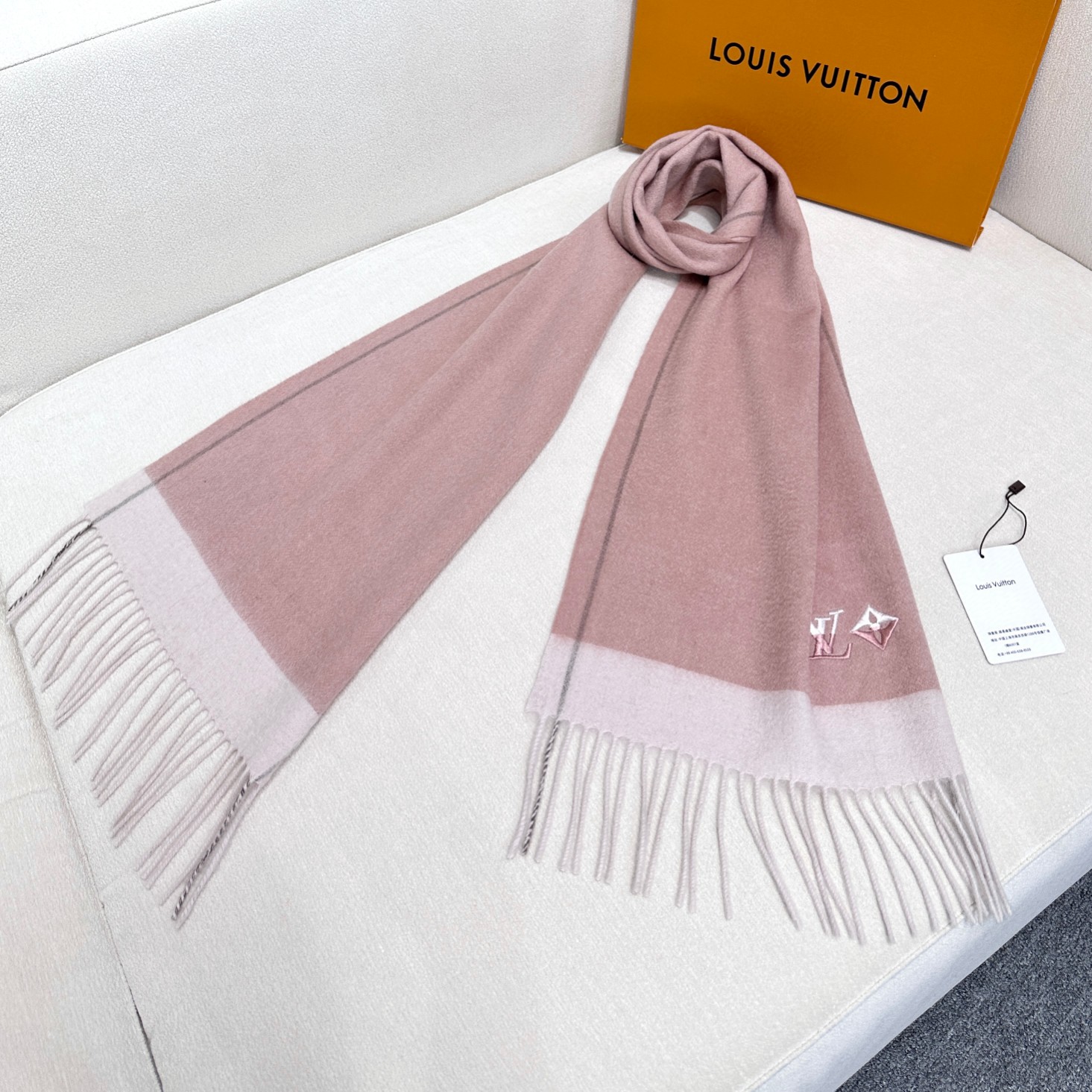 Louis Vuitton Scarves