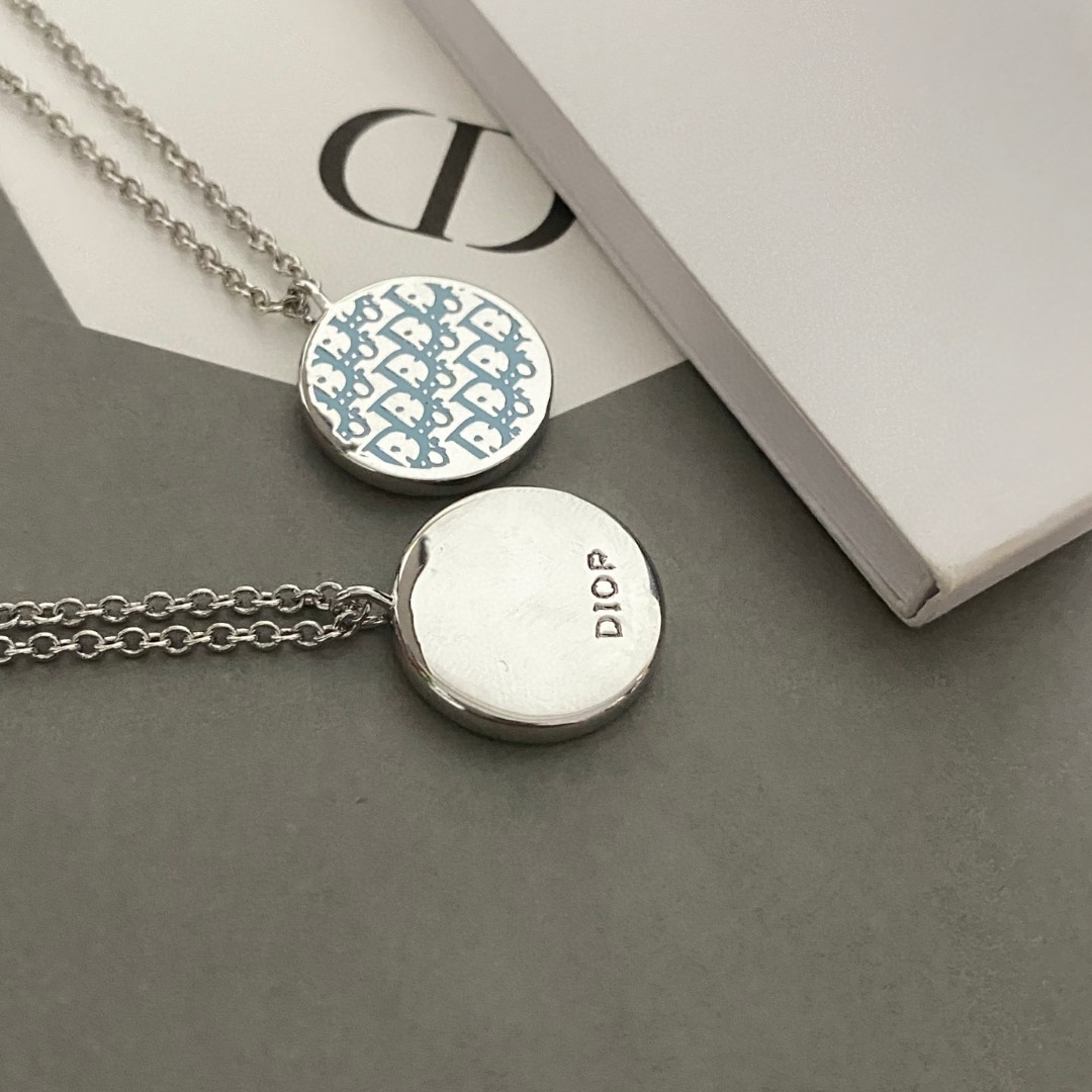 DIOR necklace