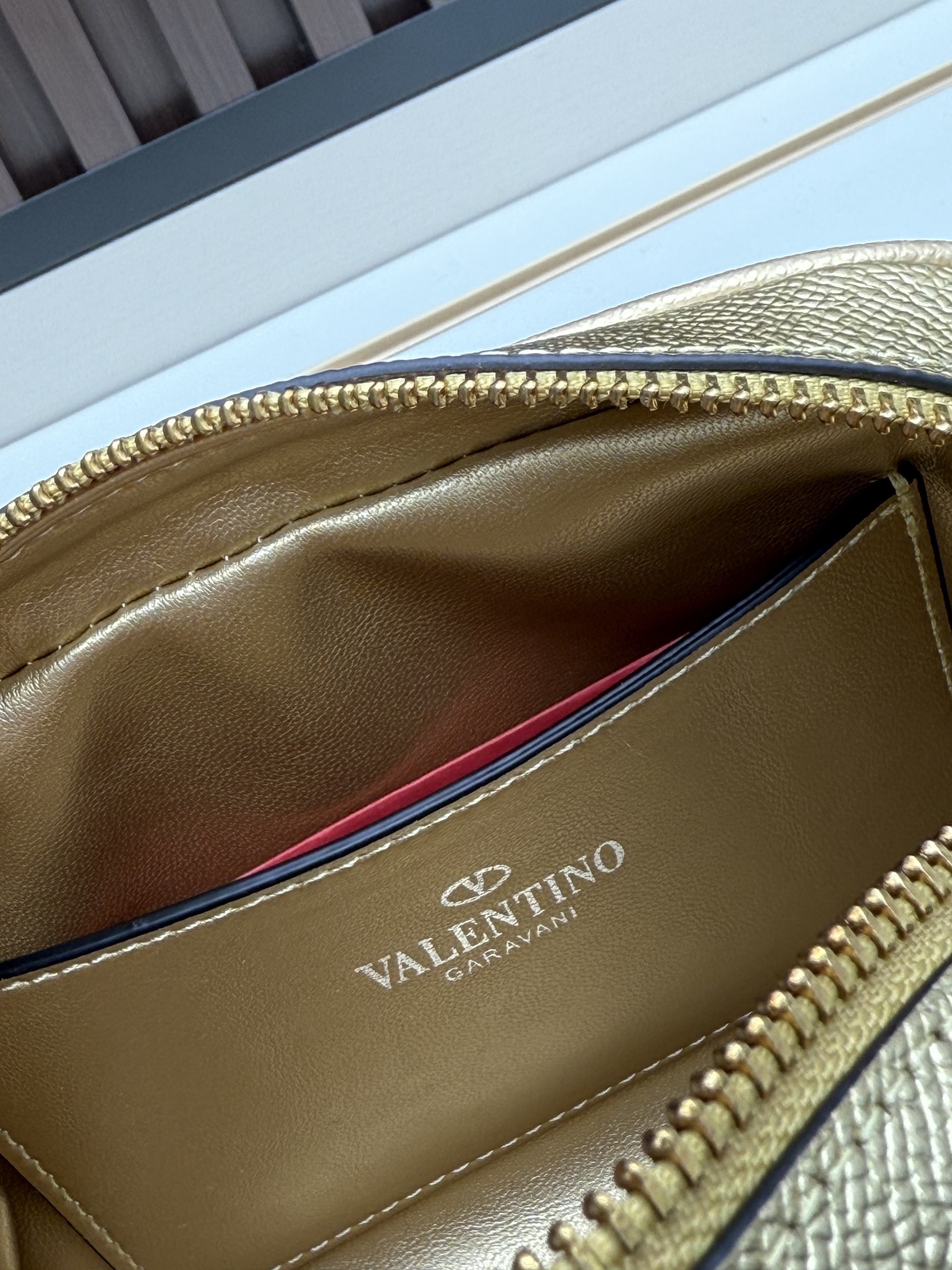 VALENTINO GARAVANI VLOGO SIGNATURE