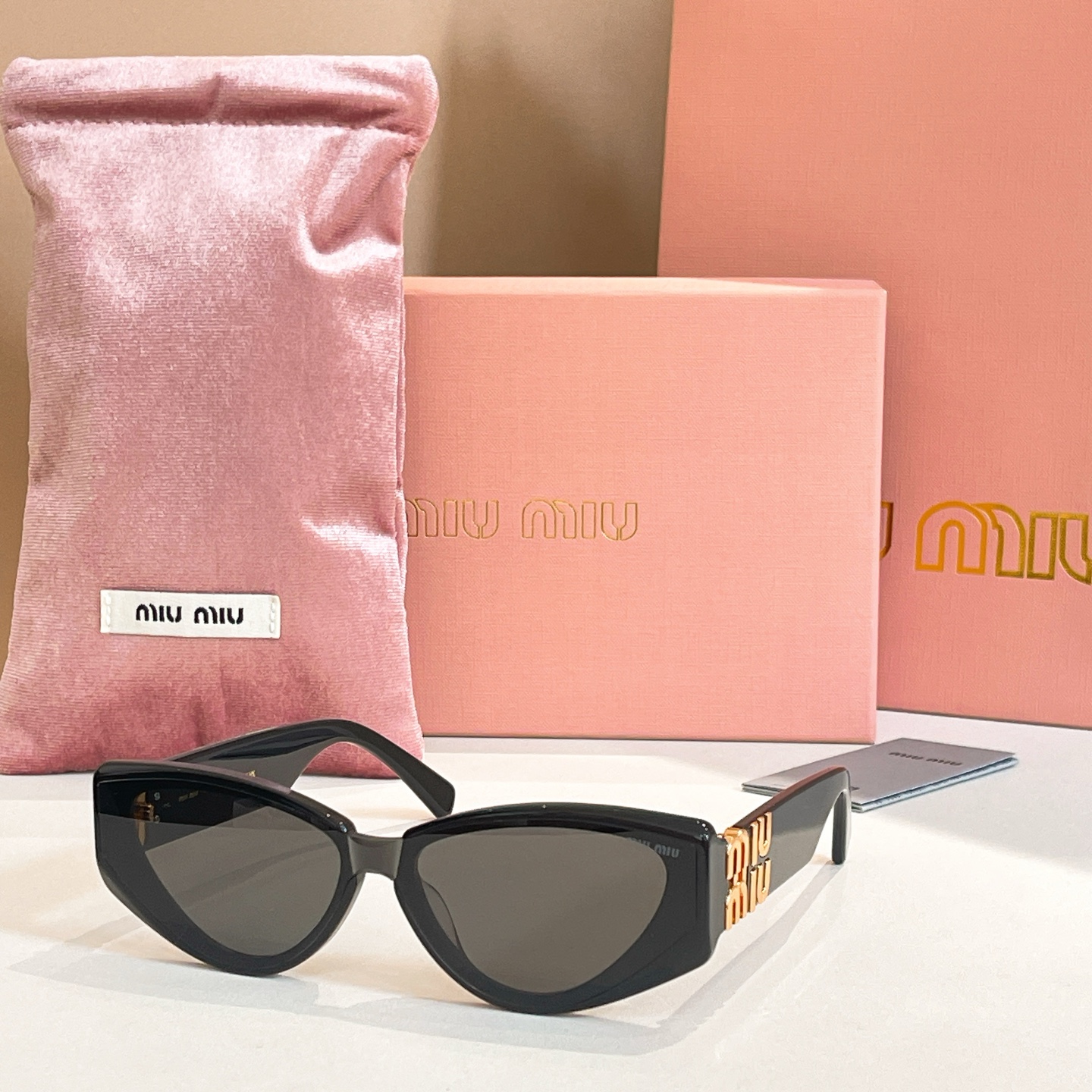 Miumiu Sunglass