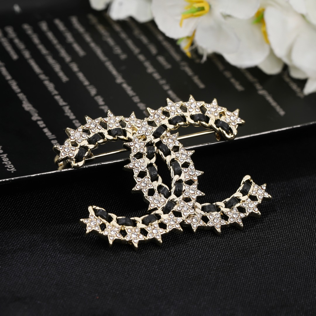 CHANEL Brooch