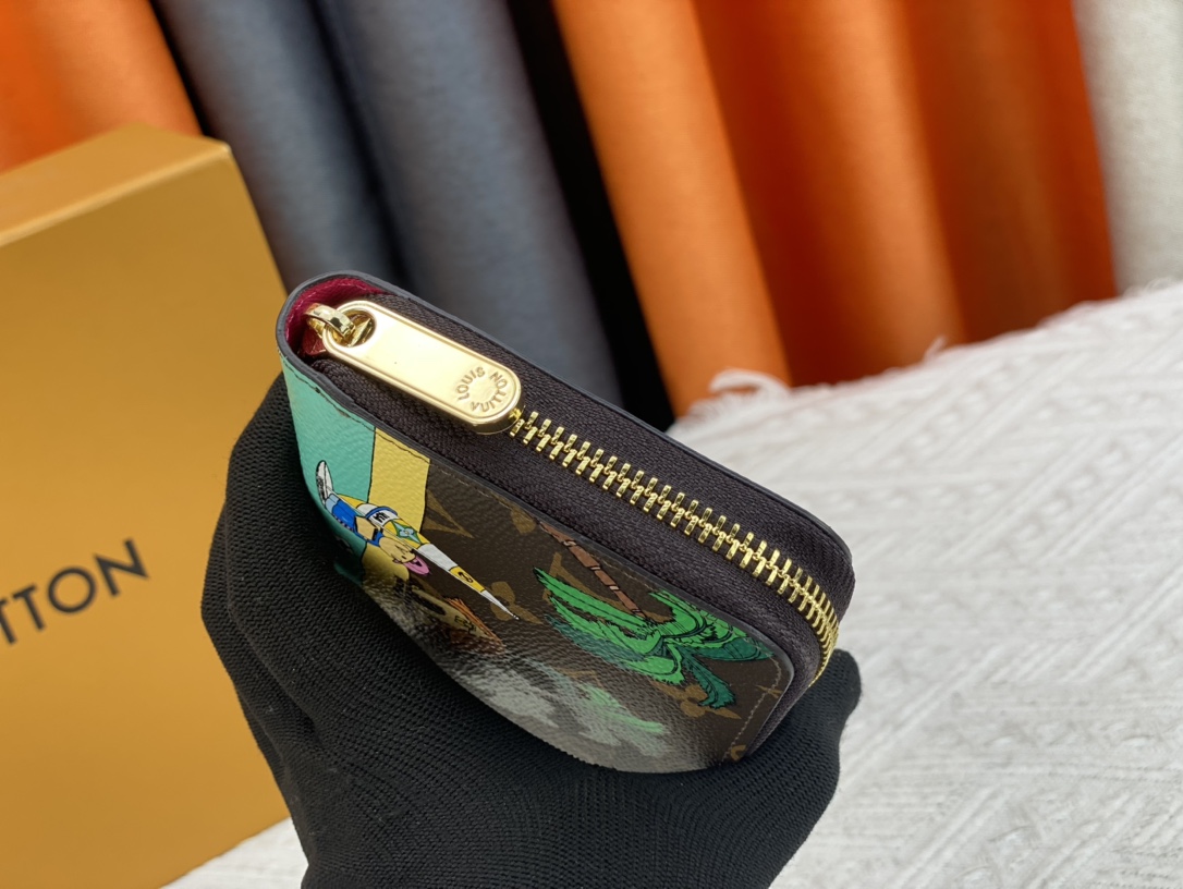 LV Vivienne Holidays
