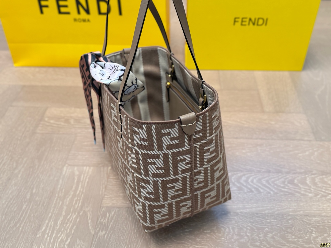 Fendi Tote Shoulder Bag