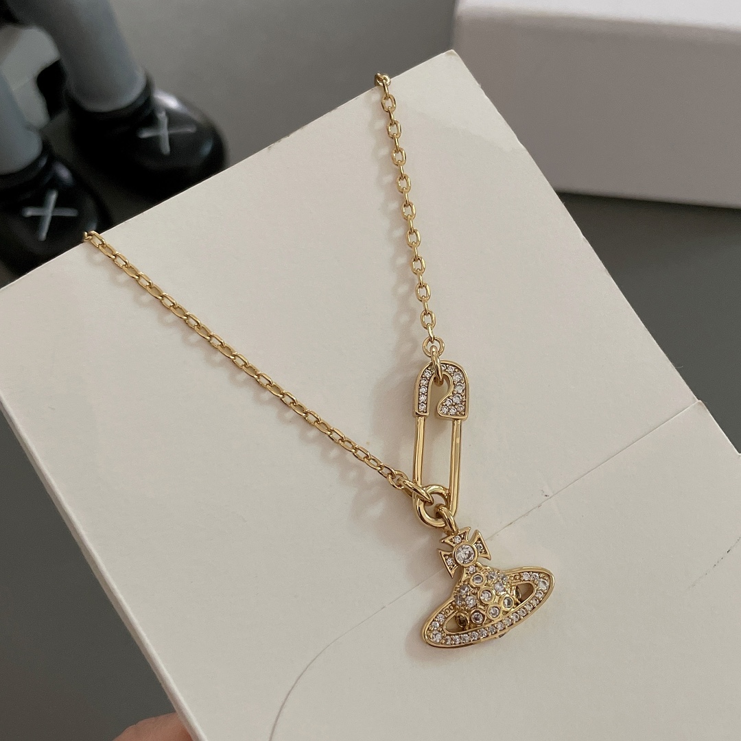 VivienneWestwood necklace