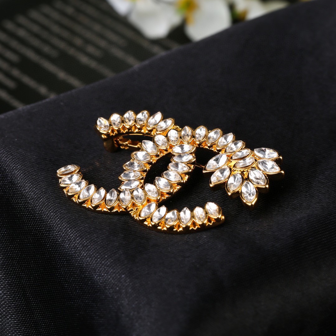 CHANEL Brooch