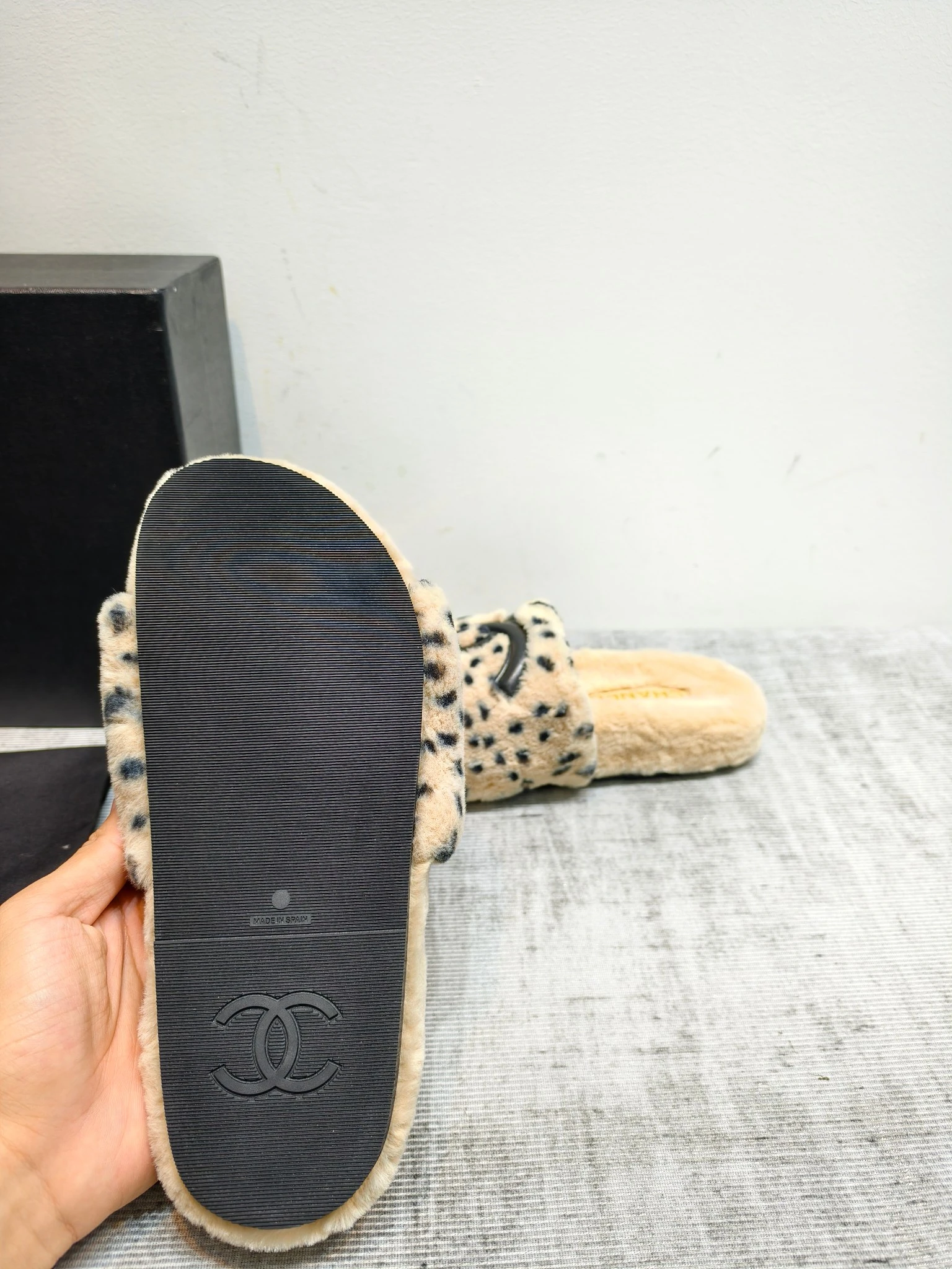 Chanel 2026 Fur slippers