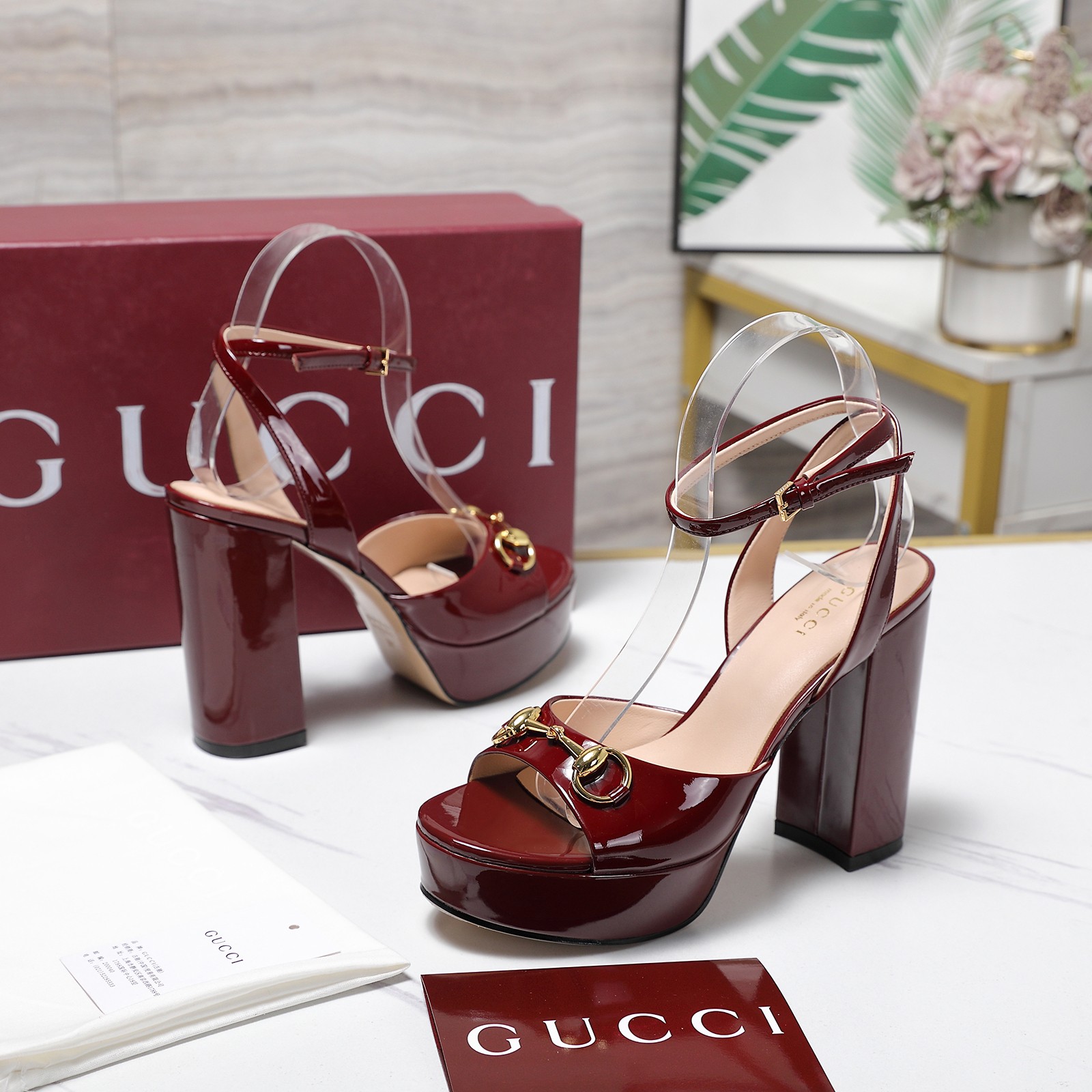 Gucci Round-toe platform high-heeled sandals