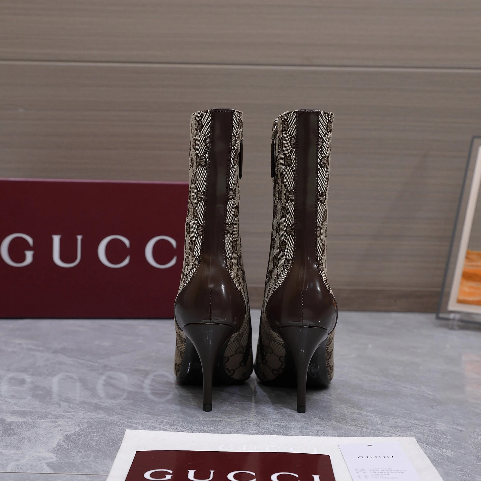 Gucci 26WF New Product Horsebit Pointed High-heeled Short Boots