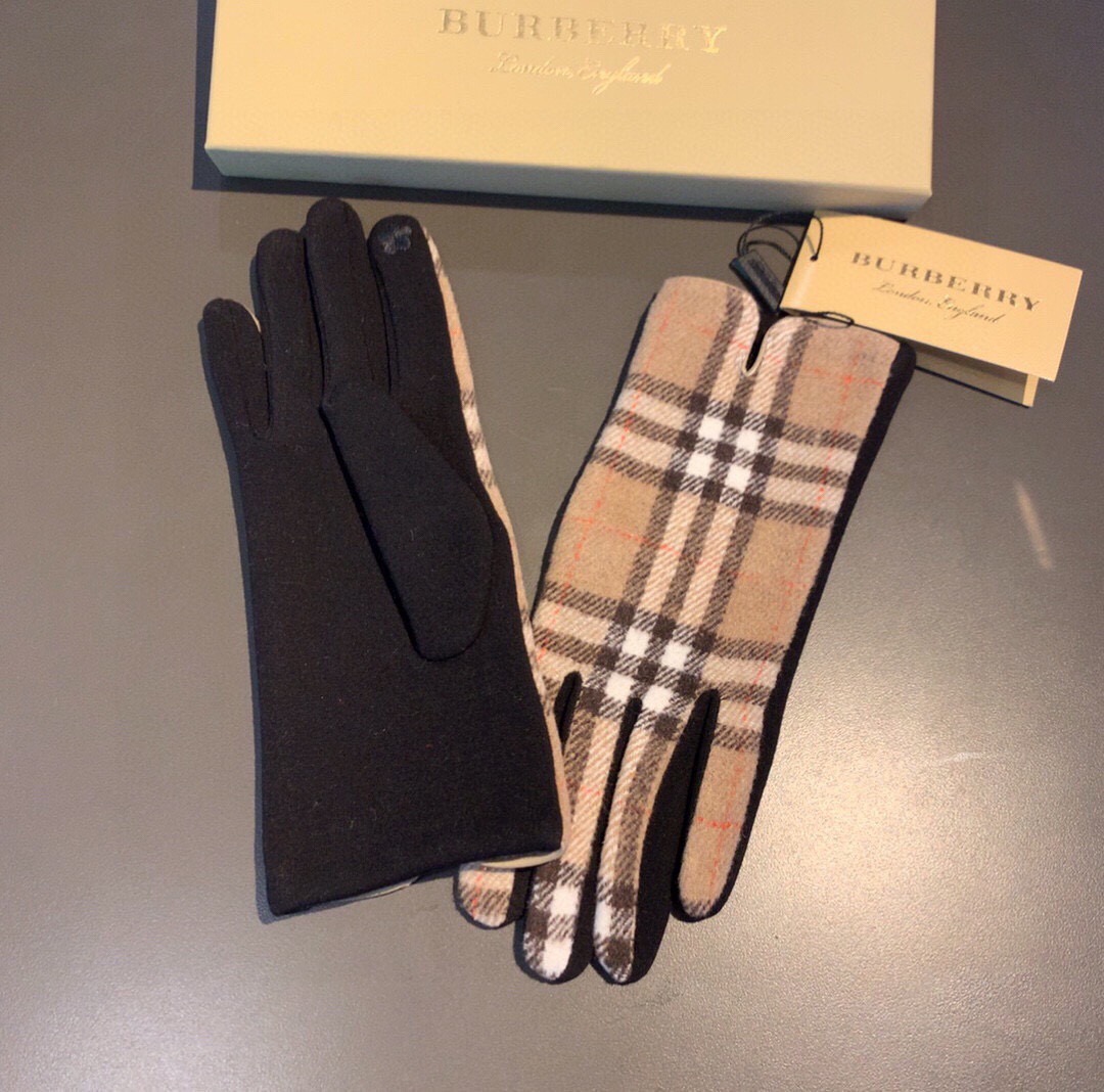 Burberry Gloves
