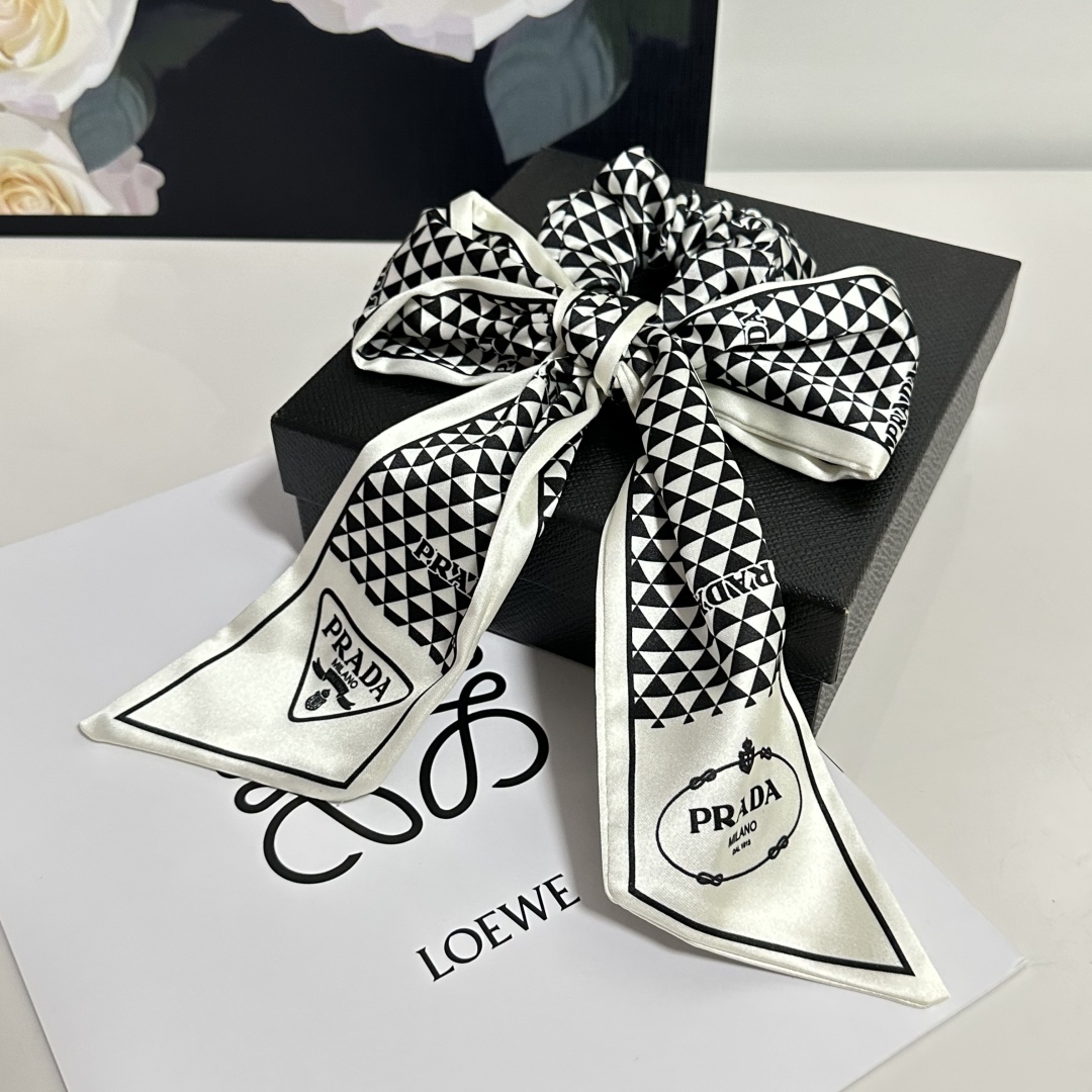 Prada hair loop