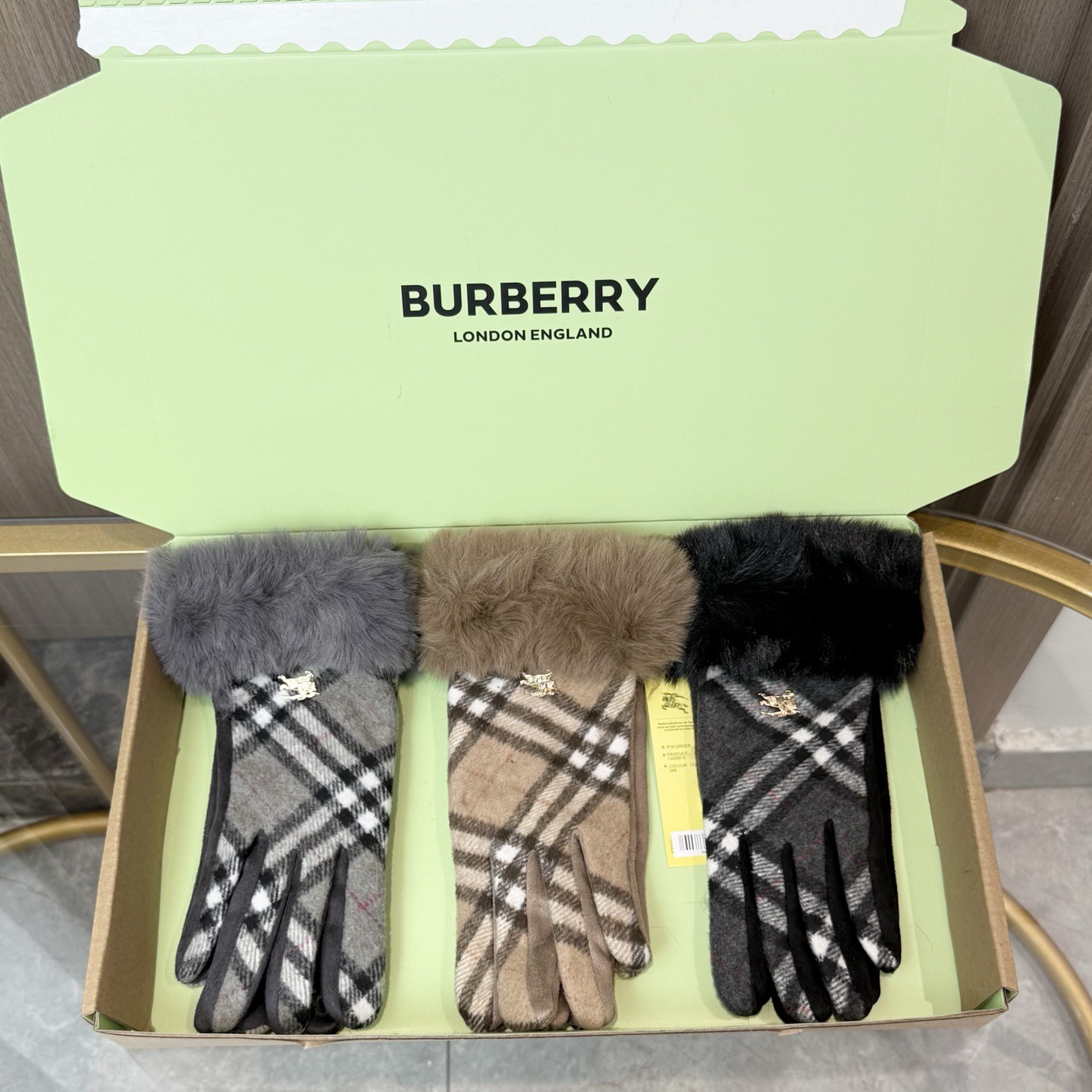 Burberry Gloves