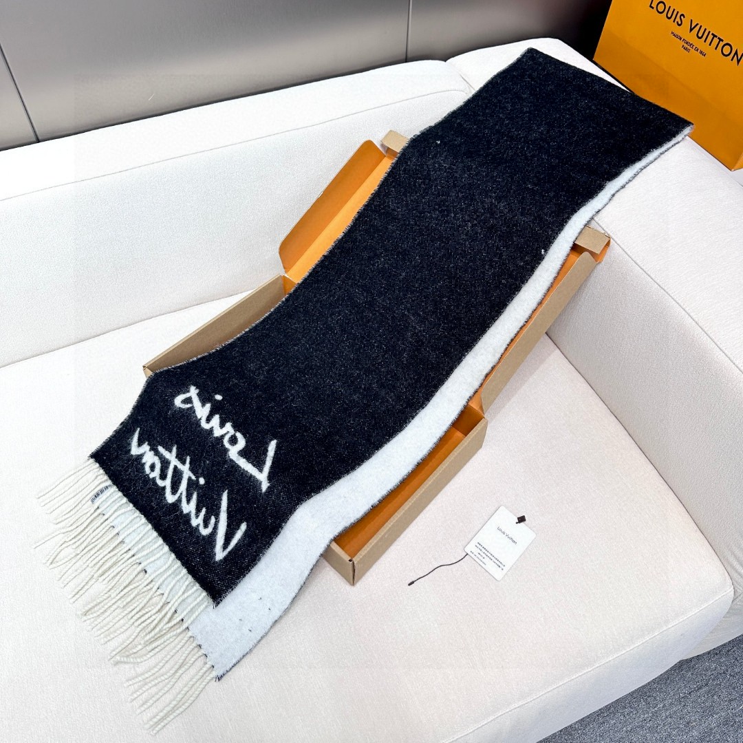 Louis Vuitton Scarves