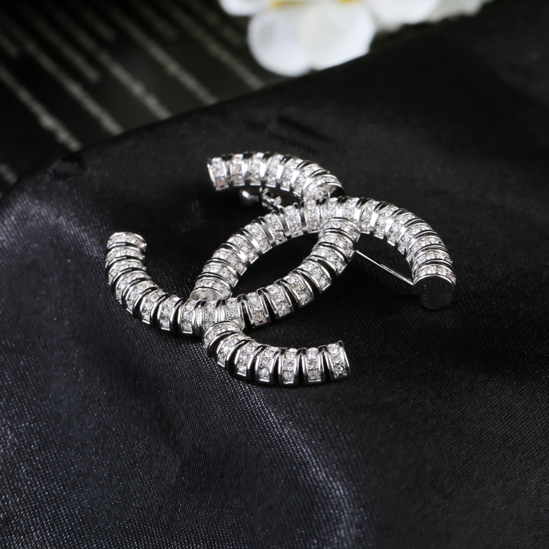 CHANEL Brooch