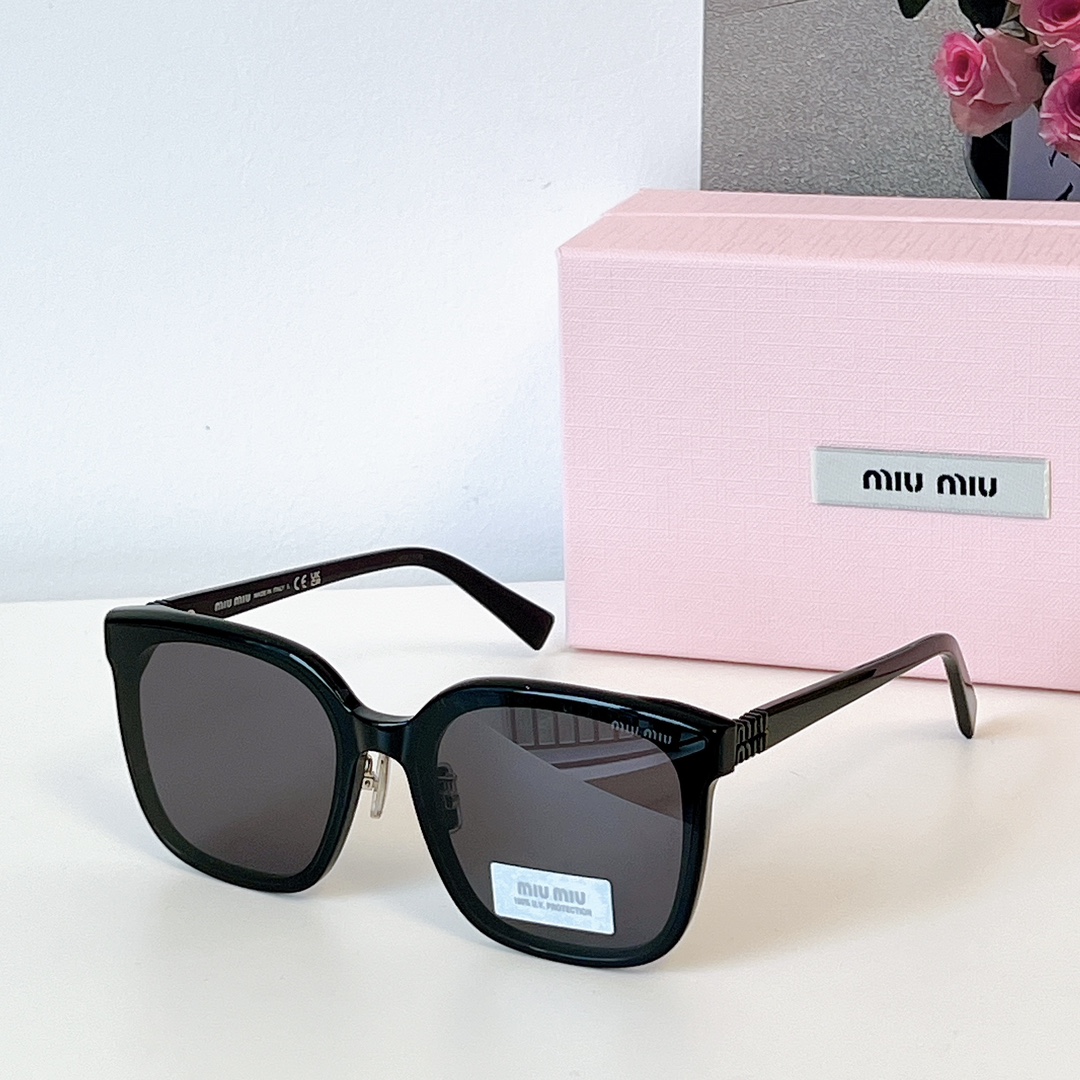 Miumiu Sunglass
