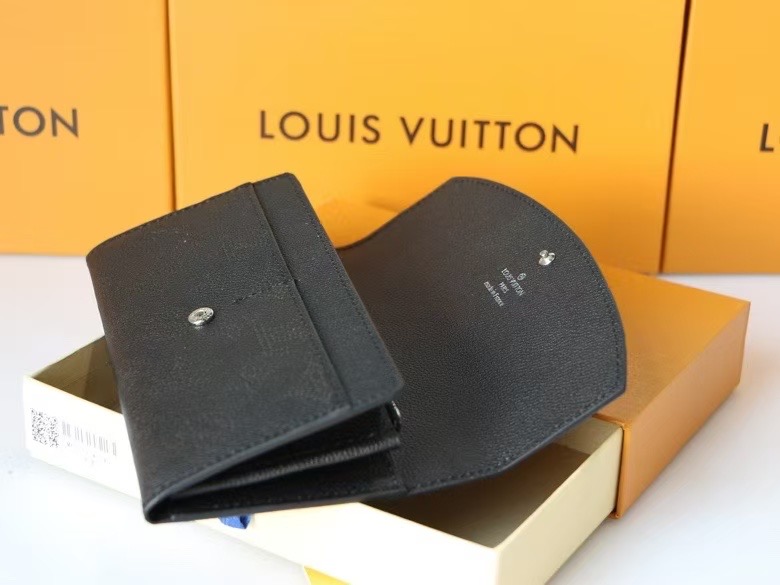 LV Iris
