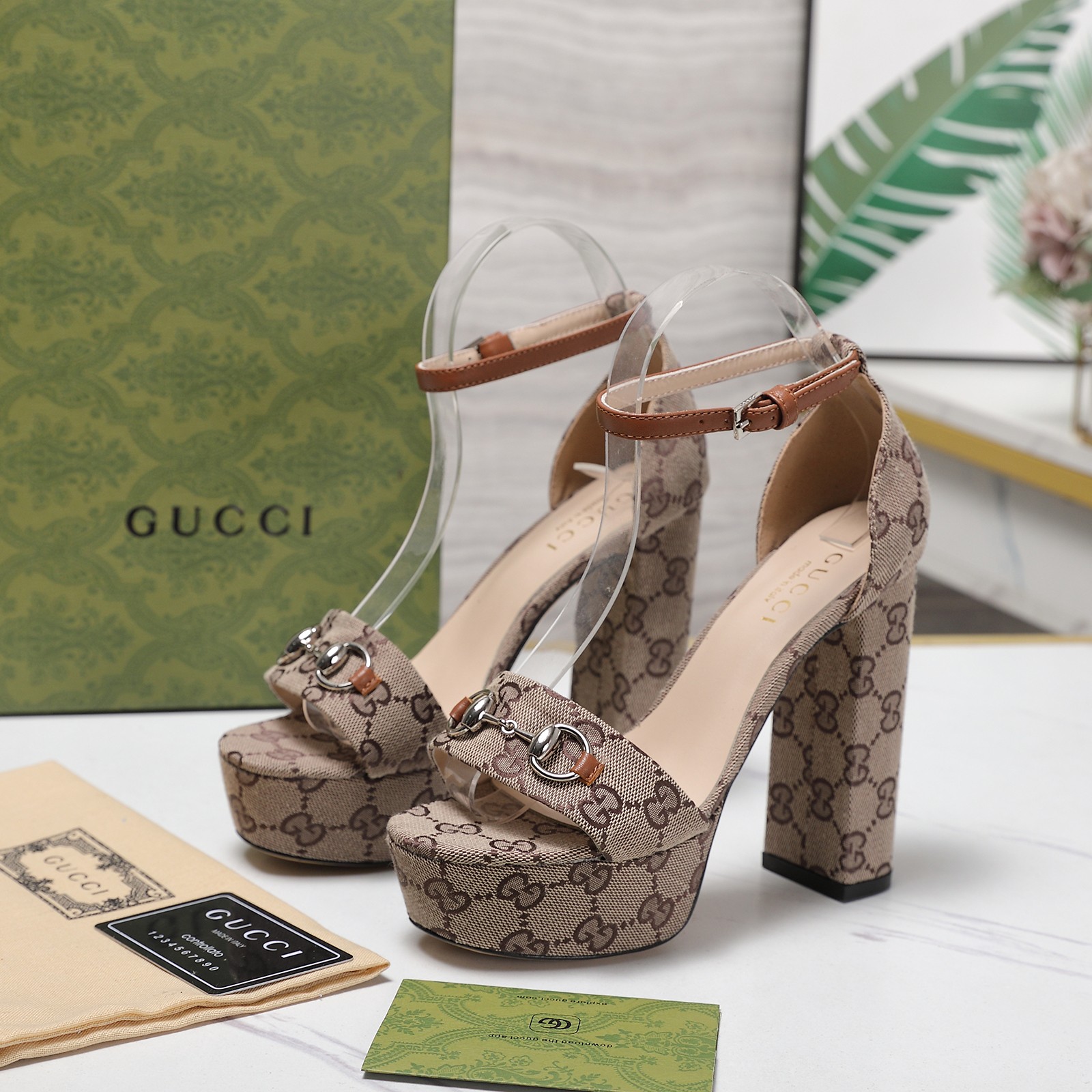 Gucci Square-toed platform high-heeled sandals