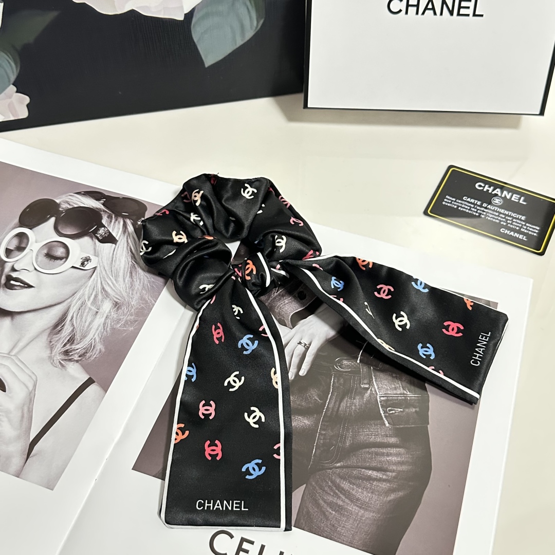 Louis Vuitton Belt hair loop